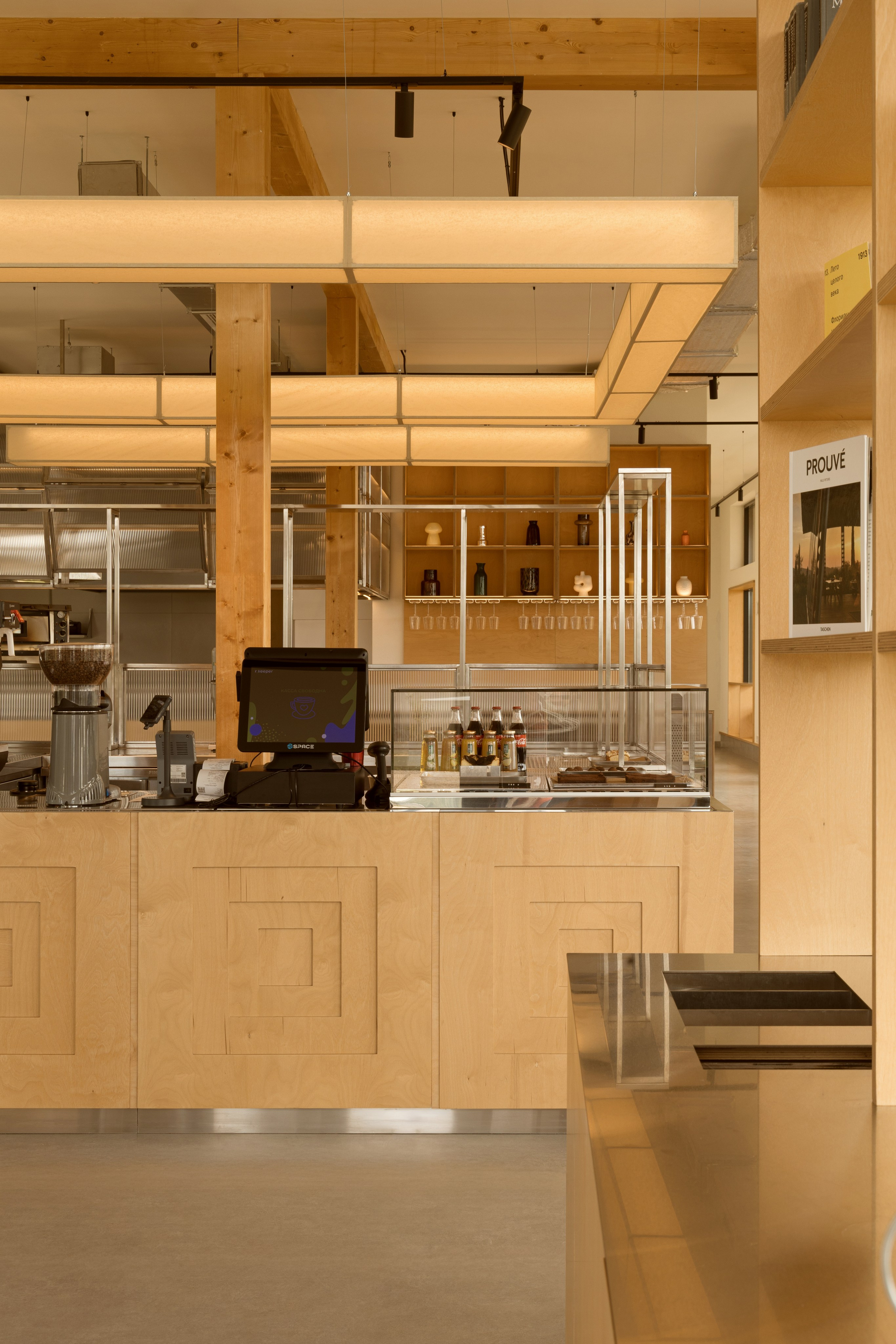 Модернистское кафе-пиццерия на природе: проект FruitDesign с акцентом на созерцание. Интерьерный фотограф в Нижнем Новгороде и Москве Владимир Гудков