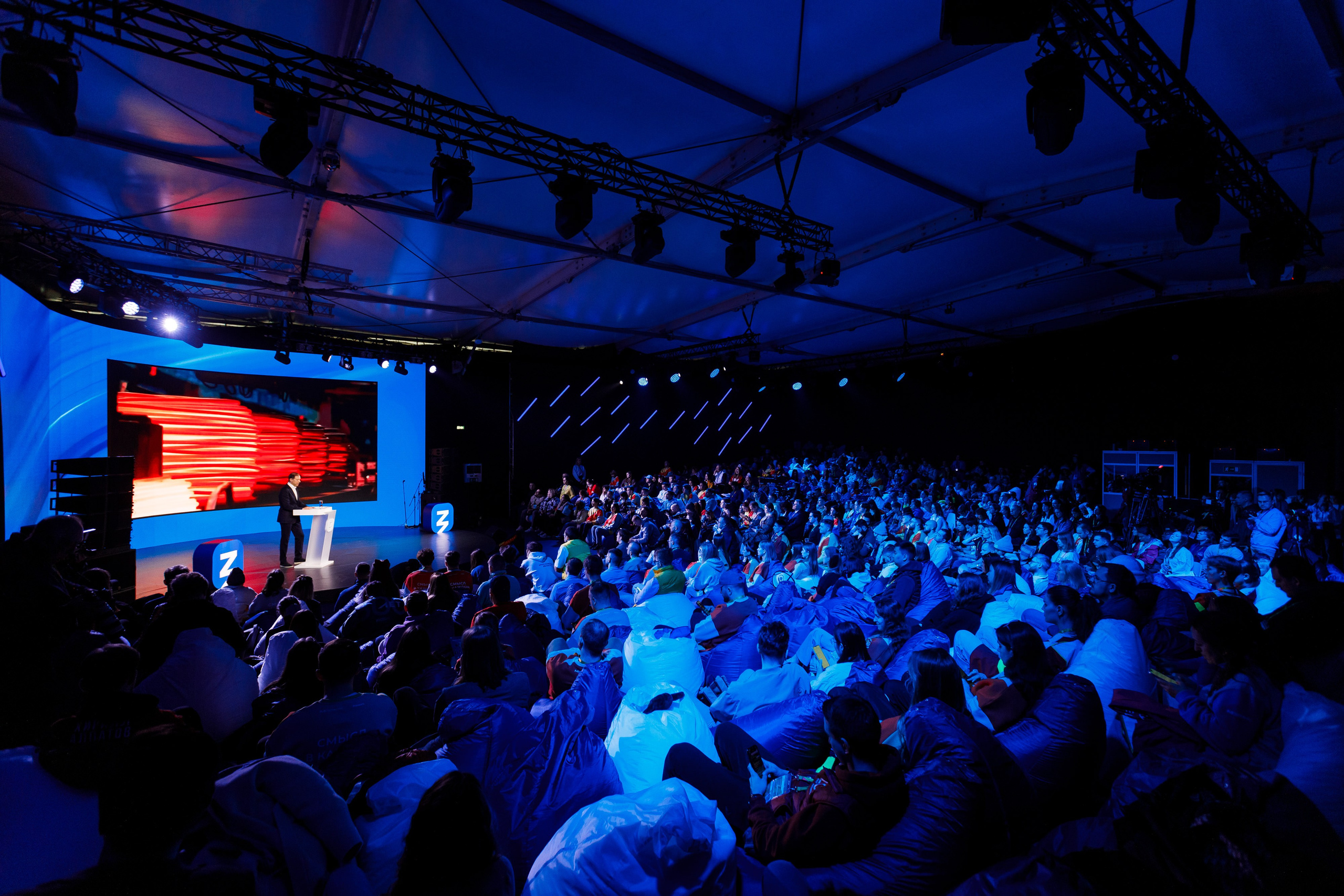 Всемирный фестиваль молодёжи 2024 в России. Репортажный фотограф в Москве, Сочи и Санкт-Петербурге