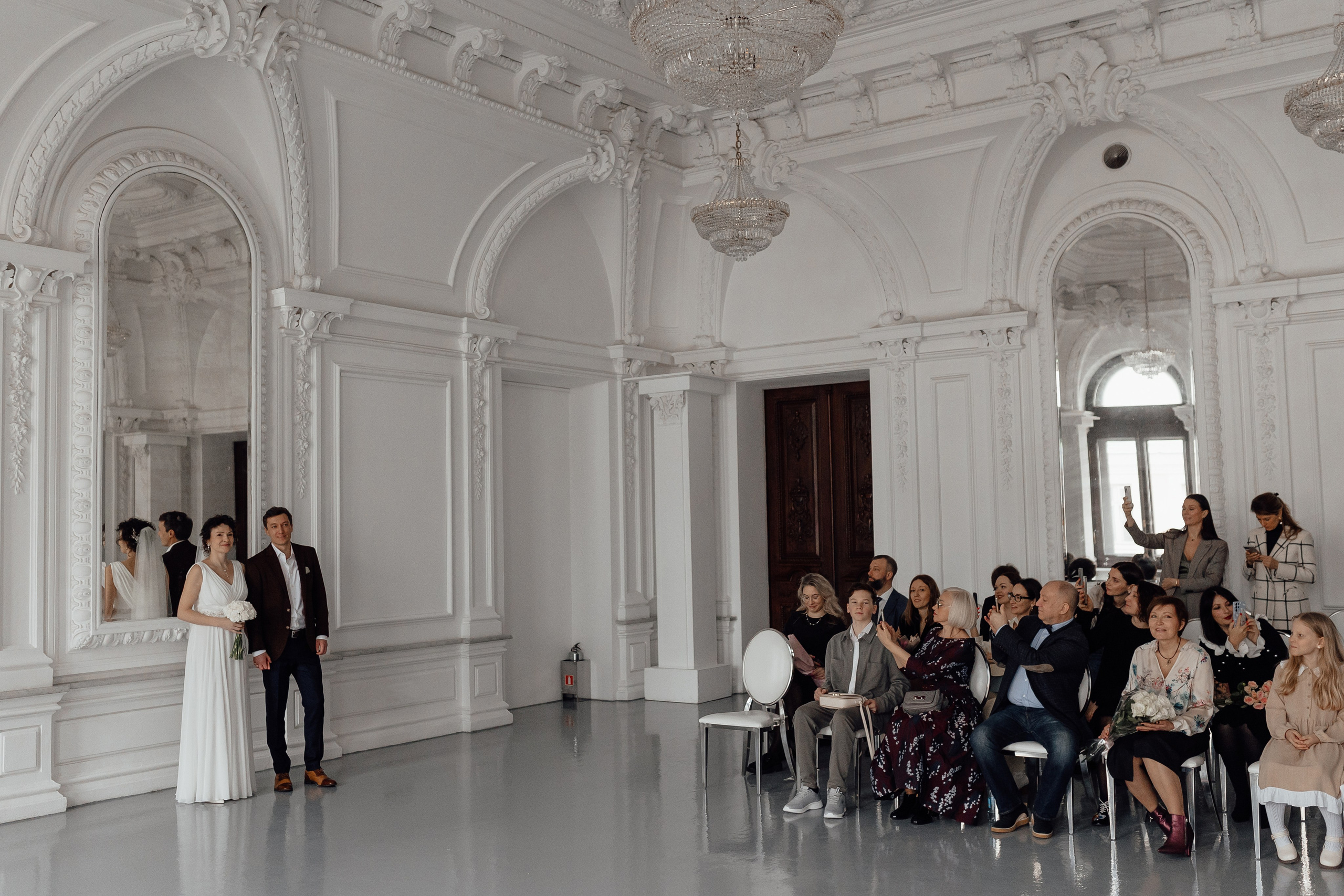 Свадебная фотосессия в Особняке Спиридонова