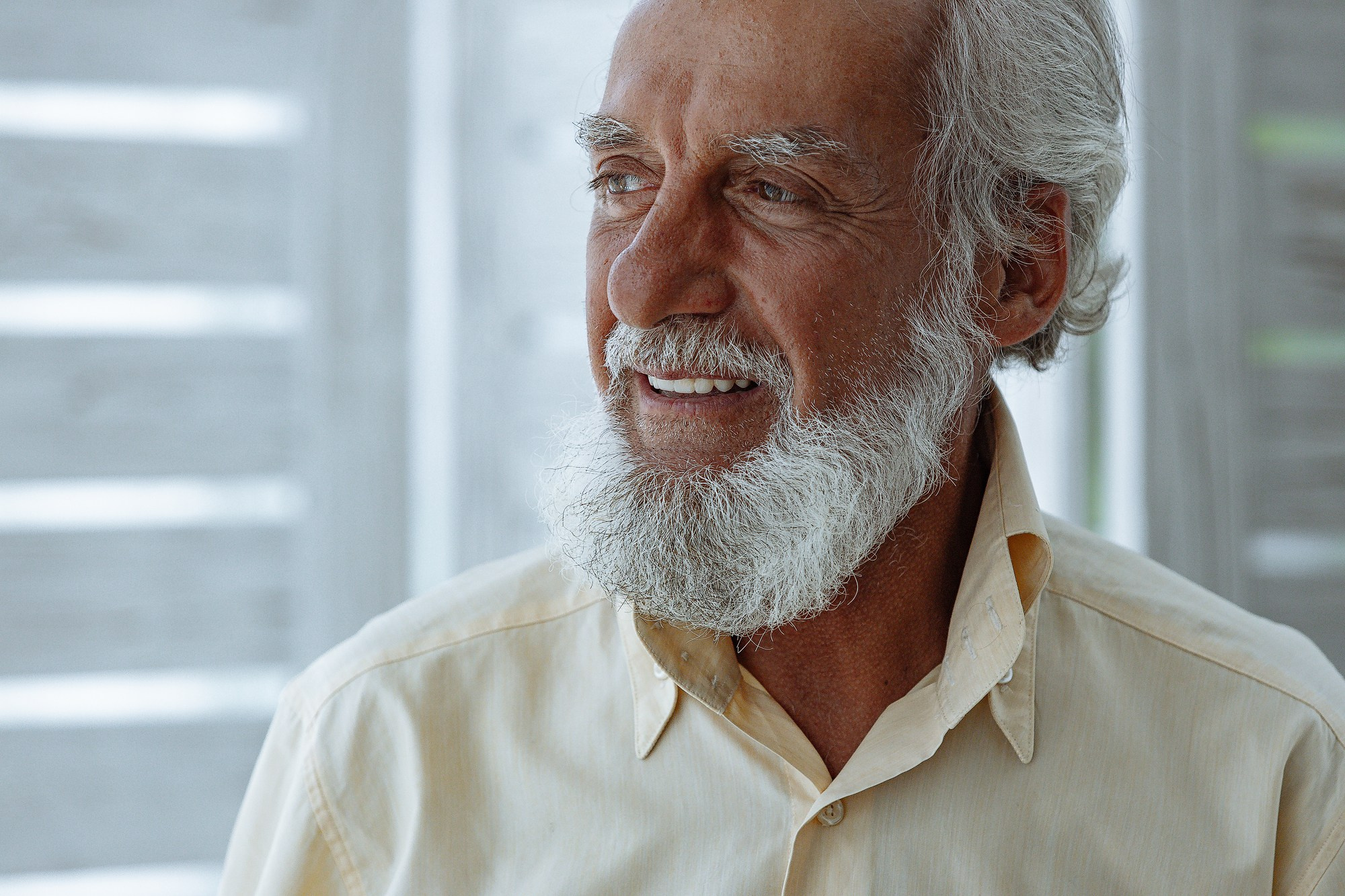 Best Portrait Photo Shoot for Men. Professional photographer in Sochi Victoria Joy. Teaching Photography