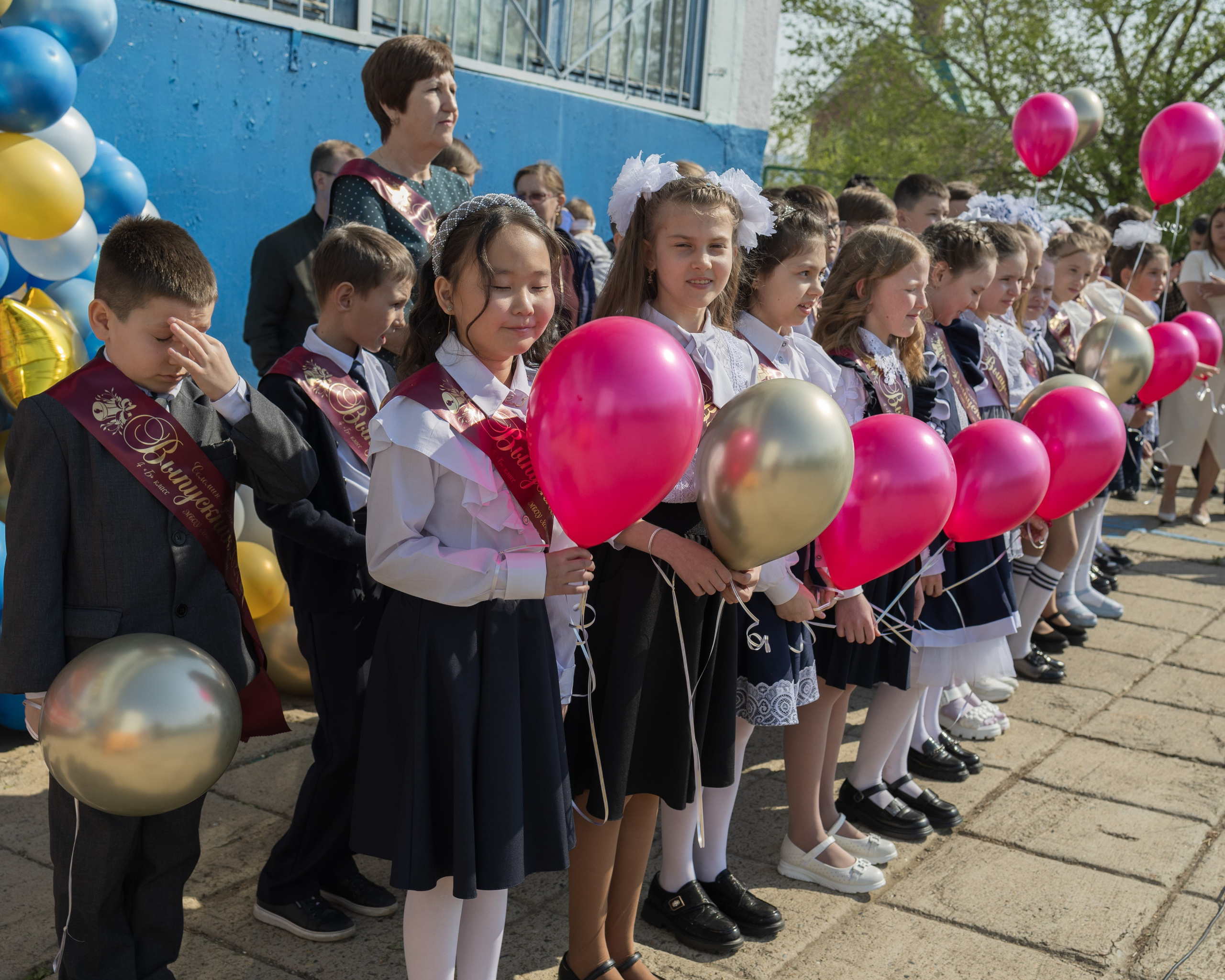 Выпускной 2024. 4 класс. Фотограф Юлия Левандовская, п.Ясногорск