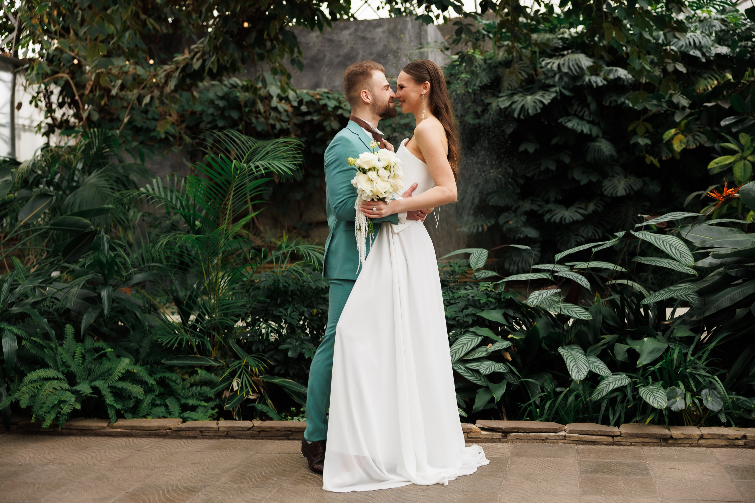 Свадебная прогулка в оранжерее. Питер. Свадебный и семейный фотограф в Москве Красинская Мария