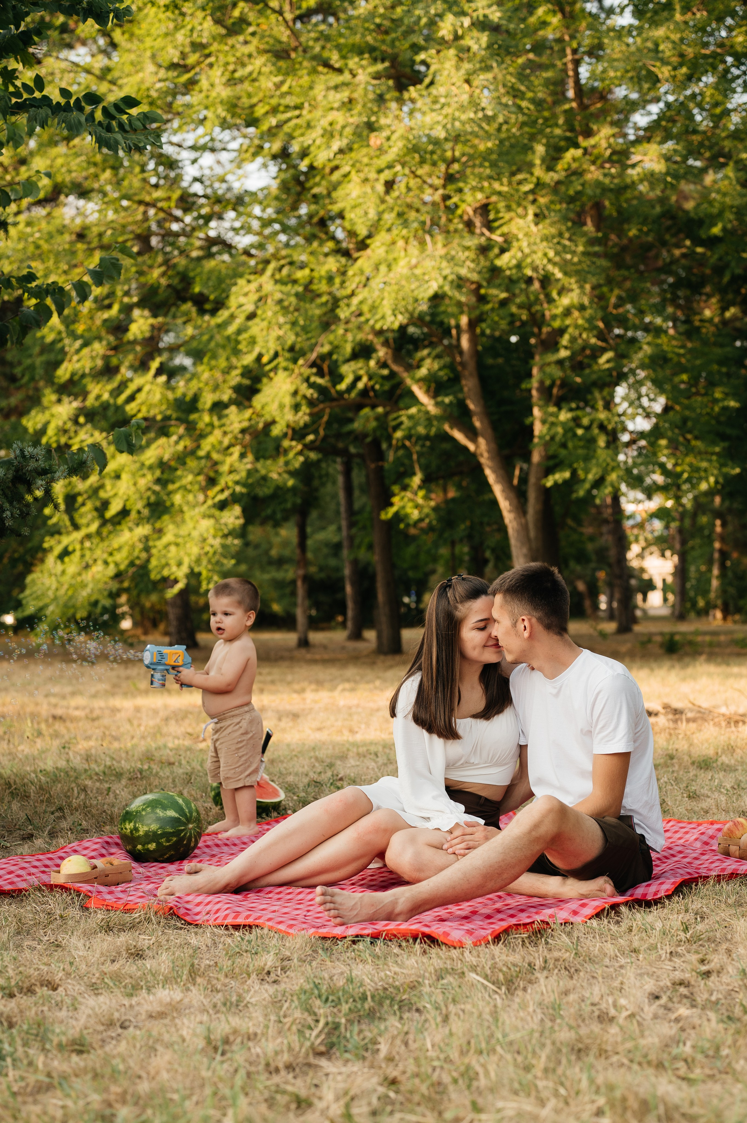 Летняя семейная фотосессия в парке. Свадебный и семейный фотограф в Краснодаре Алина Мельник