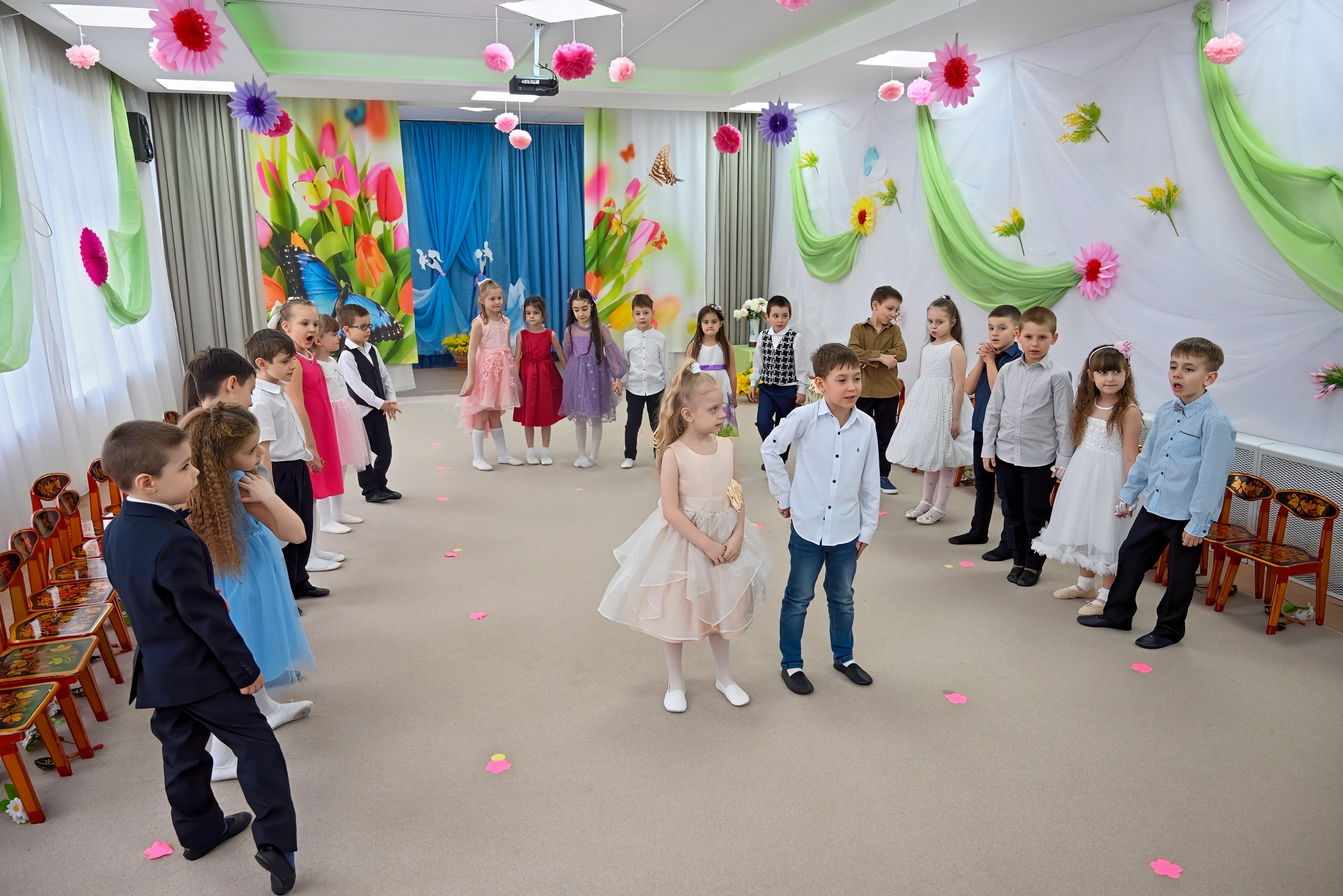 Праздник в группе Цветик семицветик. Семейный и детский фотограф Москва