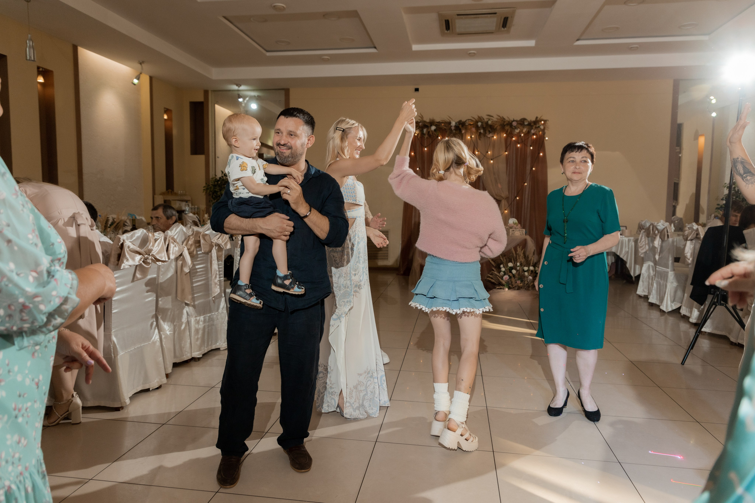 Роман и Александра (банкет). Свадебный фотограф Ангелина Сунгатулина | Саратов | Балаково | Вольск