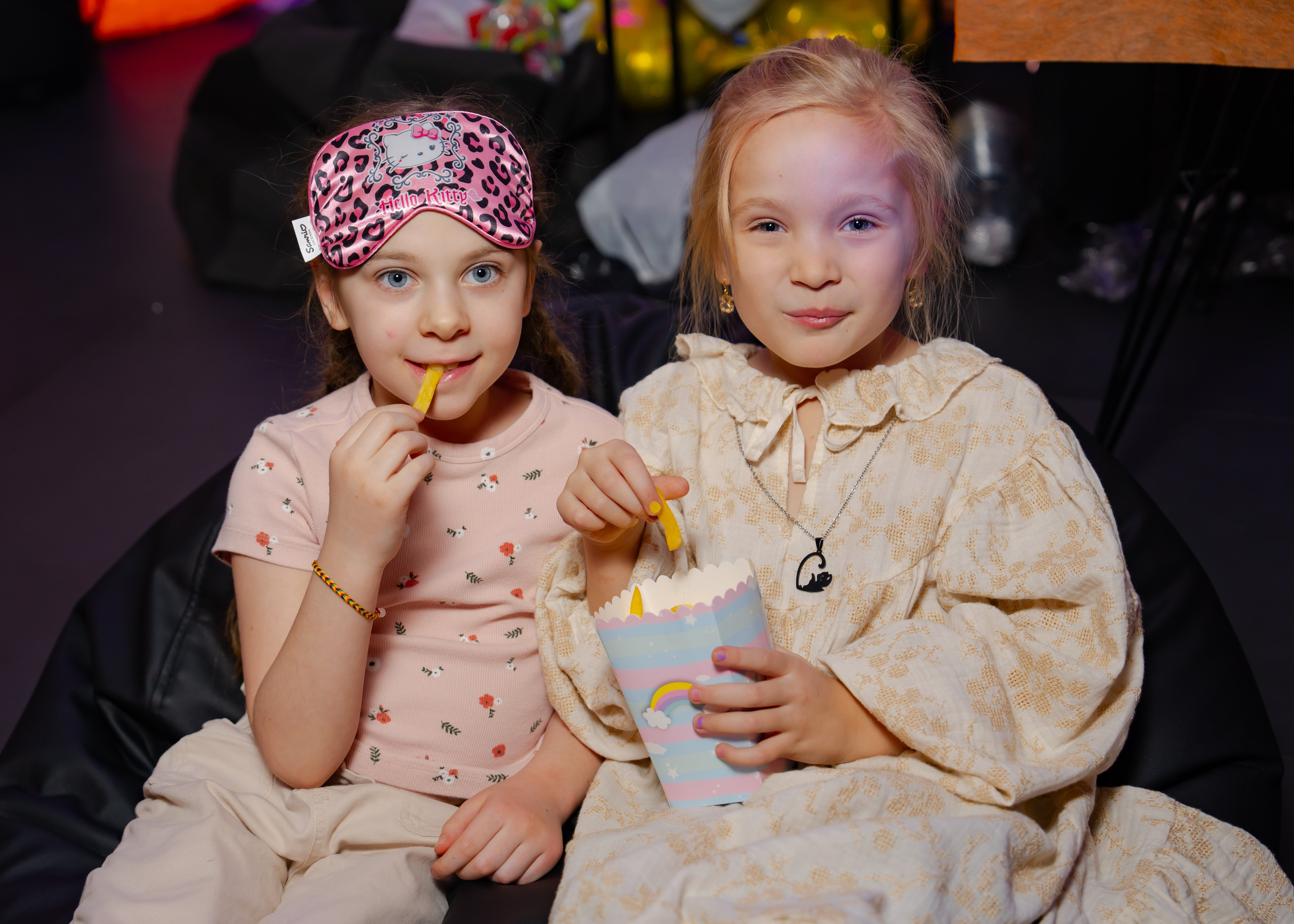 Битва подушками. Крамер Юлиана детский и семейный фотограф