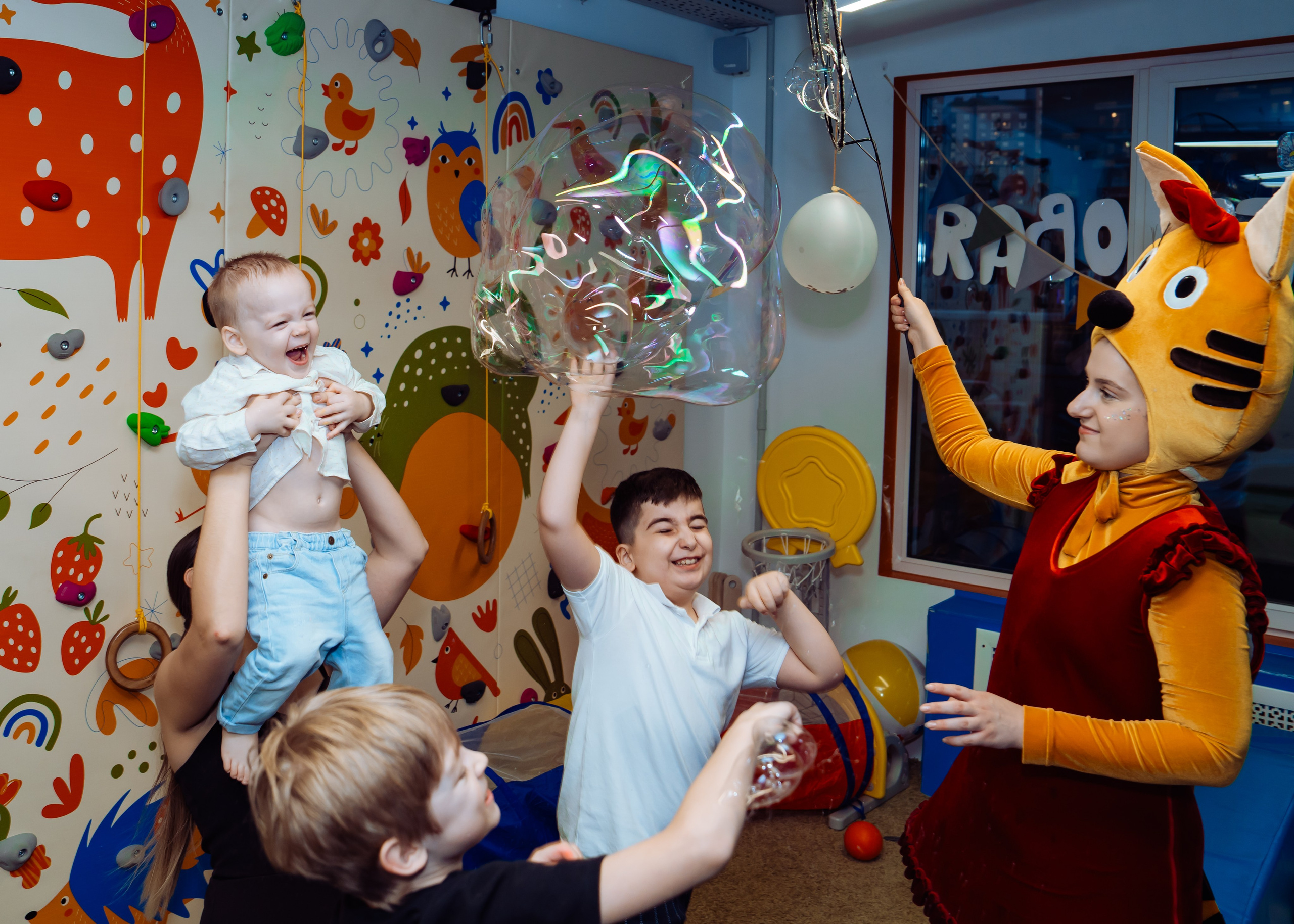 Карамелька в гостях у Романа. Крамер Юлиана детский и семейный фотограф