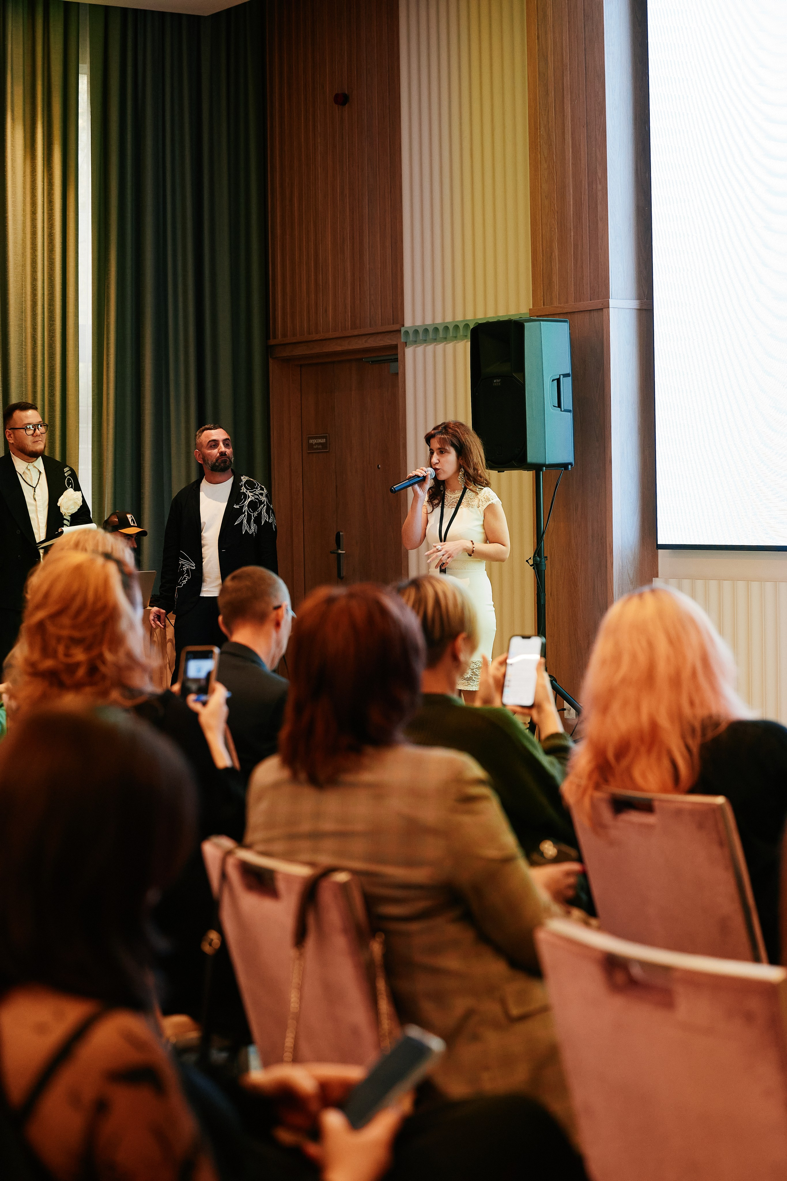 Современная женщина в Hilton 26.10. Свадебный репортажный фотограф краснодар максим дремов дрёмов фотосессия студия цена