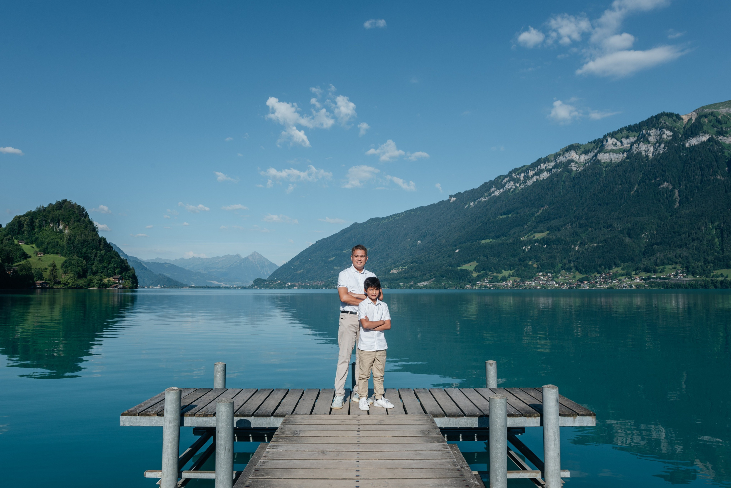 Jon, Michelle, Camille, Gabriel and Hannah (Iseltwald, Suisse). Photographe en Suisse et en Europe Anna Alekseenko