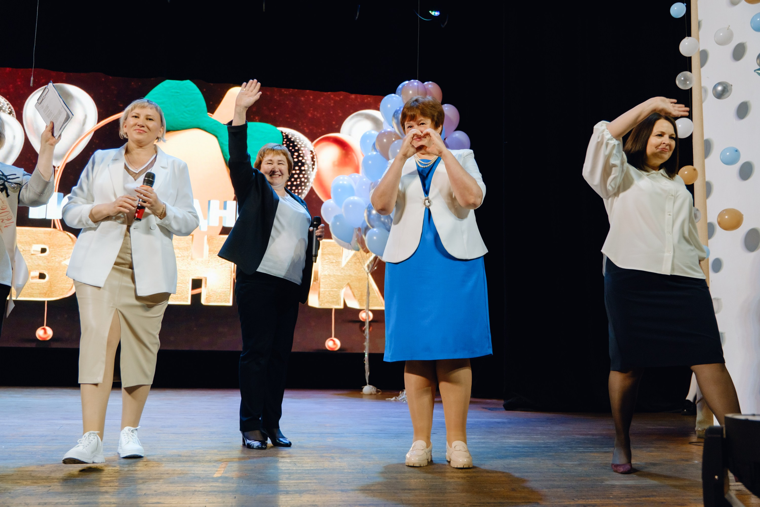 Последний звонок 11 класс. Фотограф Софья Володкина