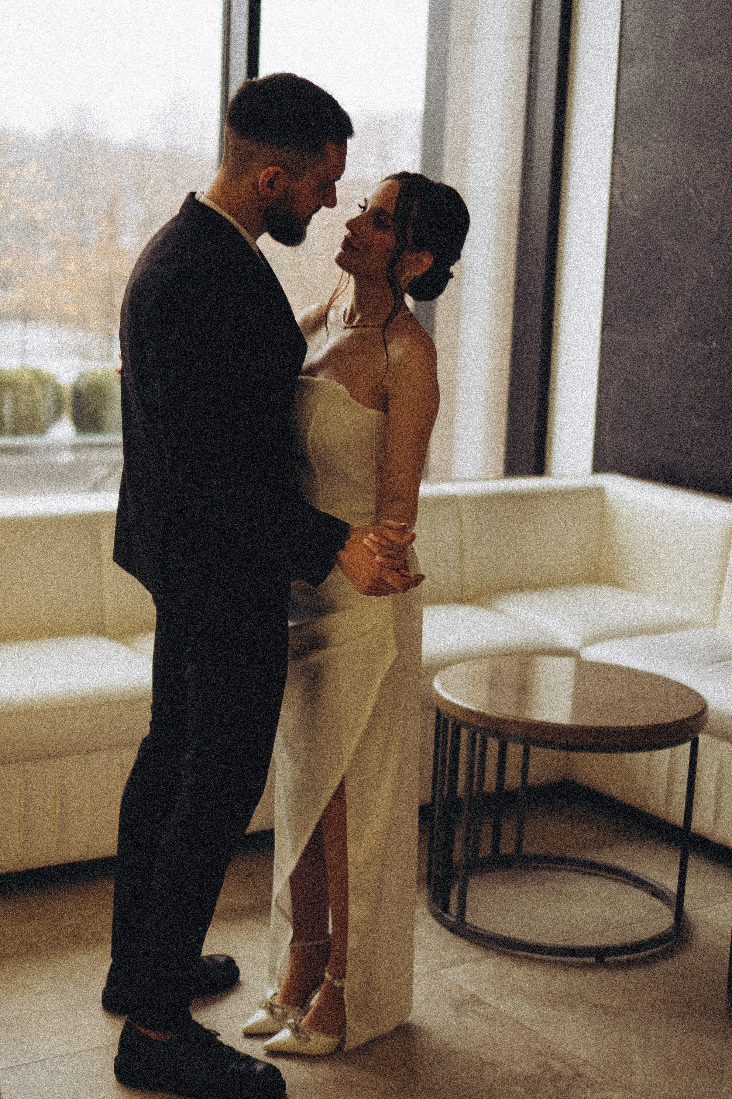 СВАДЕБНАЯ СЬЕМКА СБОРОВ ЖЕНИХА И НЕВЕСТЫ В ОТЕЛЕ И ТАКЖЕ ФОТОСЕССИИЯ В ОТЕЛЕЕ МЕГАПОЛИС БРЯНСК. Профессиональный фотограф, Санкт-Петербург — Виктория Богомолова