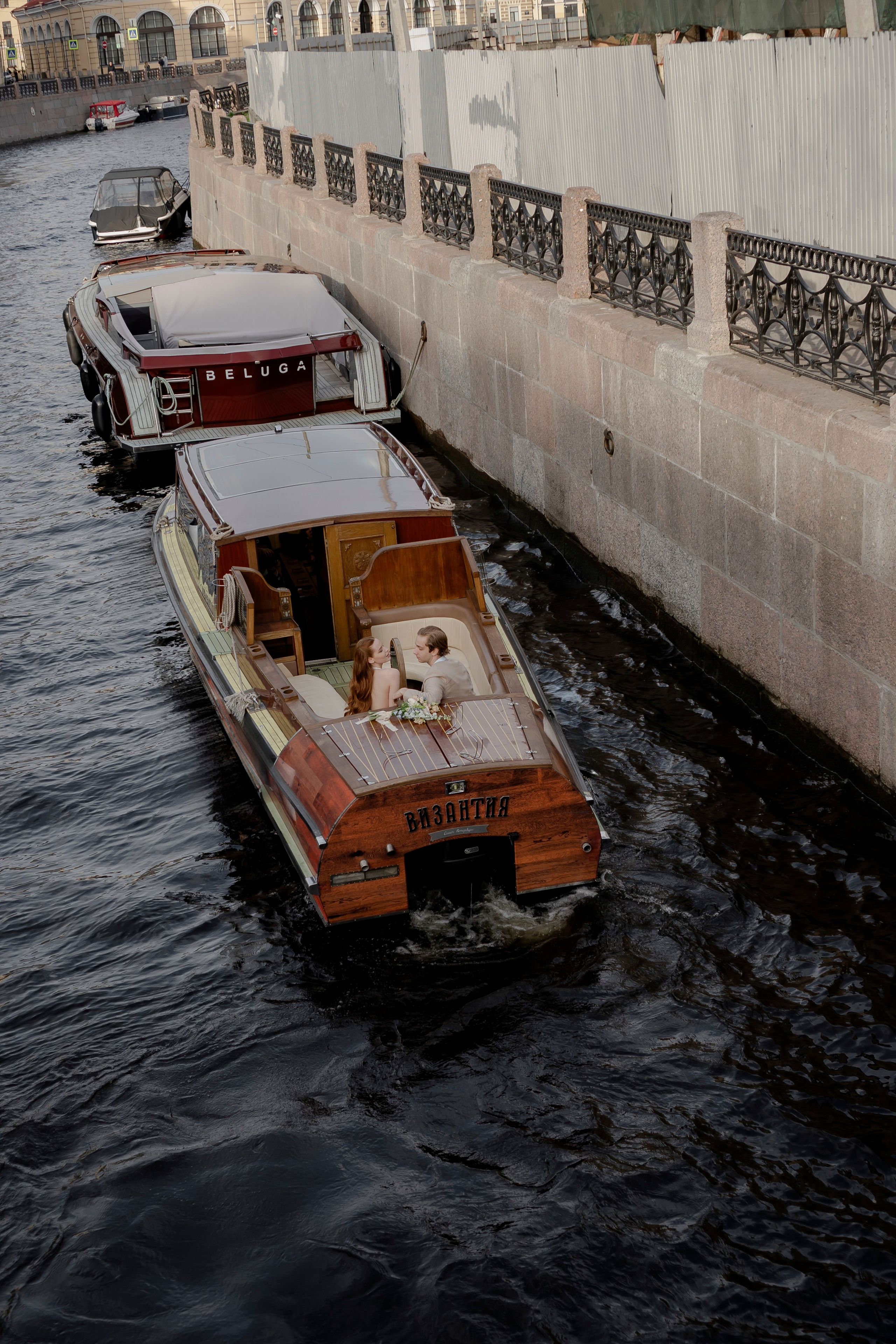 СВАДЕНБНАЯ СЬЕМКА НА КАТЕРЕ ПО КАНАЛАМ САНКТ-ПЕТЕРБУРГА И В АКВАТОРИИ НЕВЫ. Профессиональный фотограф, Санкт-Петербург — Виктория Богомолова