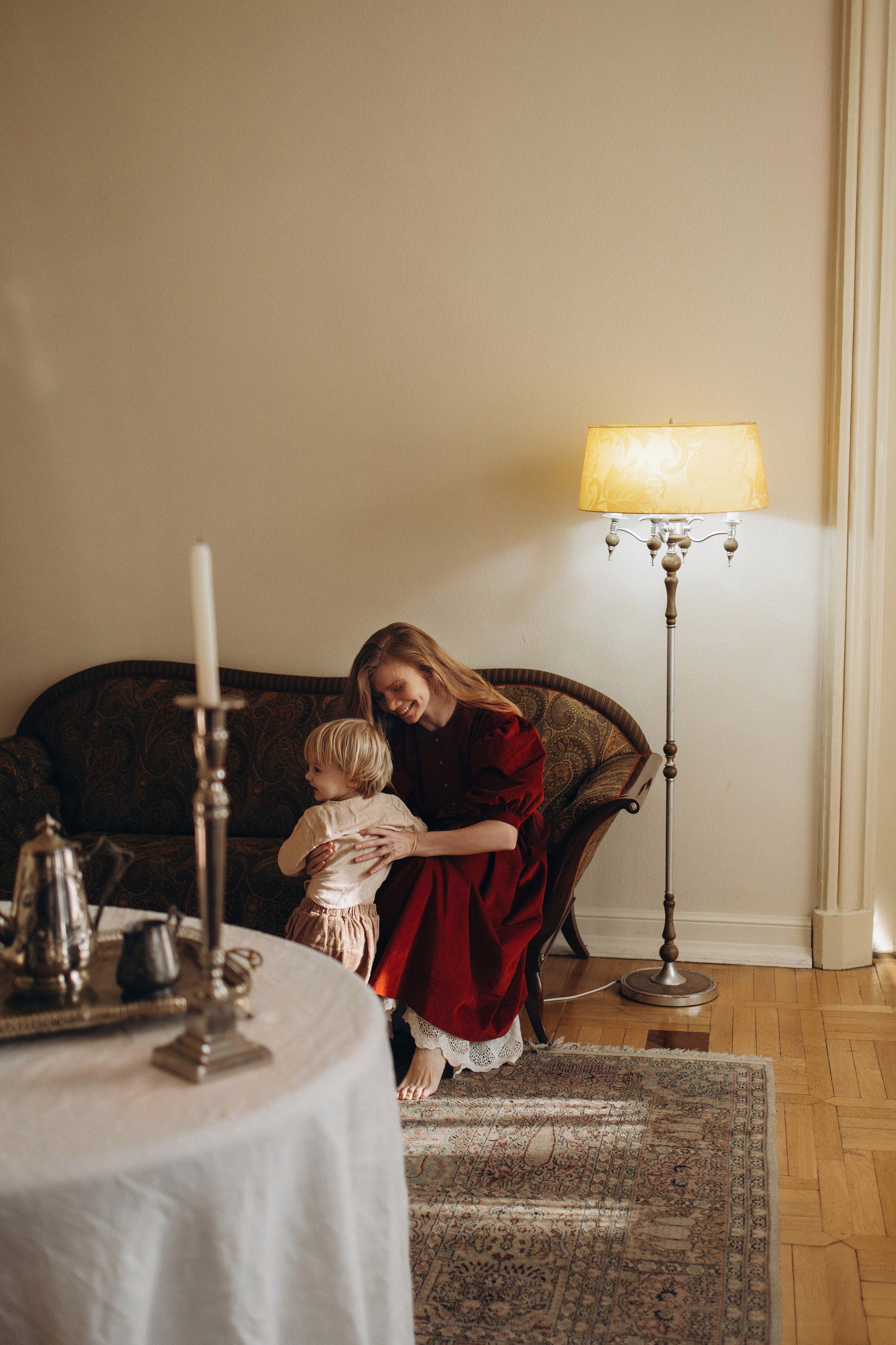 Тоня и Мироша в исторической квартире в центре Москвы. Семейный фотограф в Москве Марина Петра