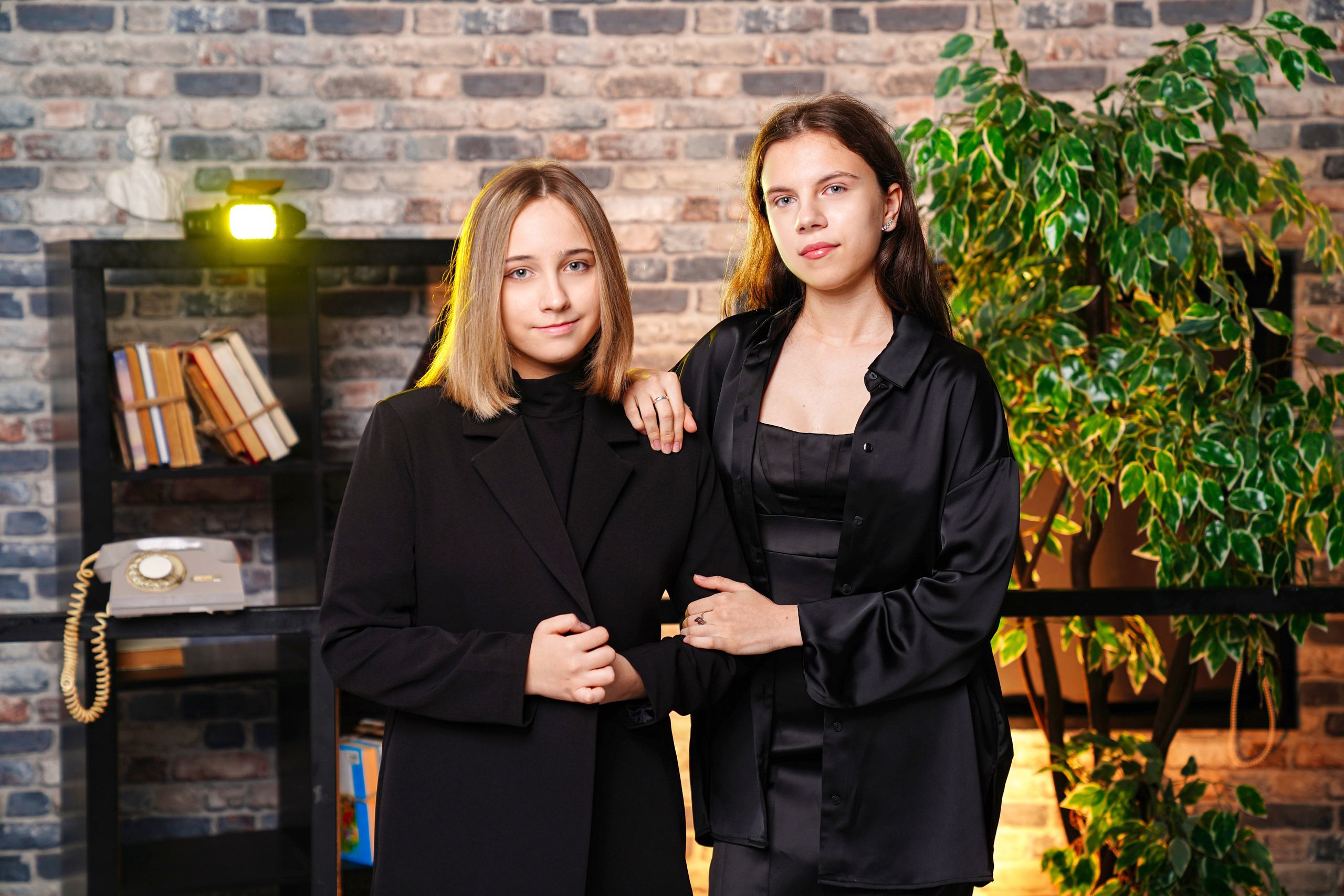 Мелкие группы / старшие классы. MEMENTO.Выпускные альбомы, школьные, юбилейные и другие книги. Ростов-на-Дону