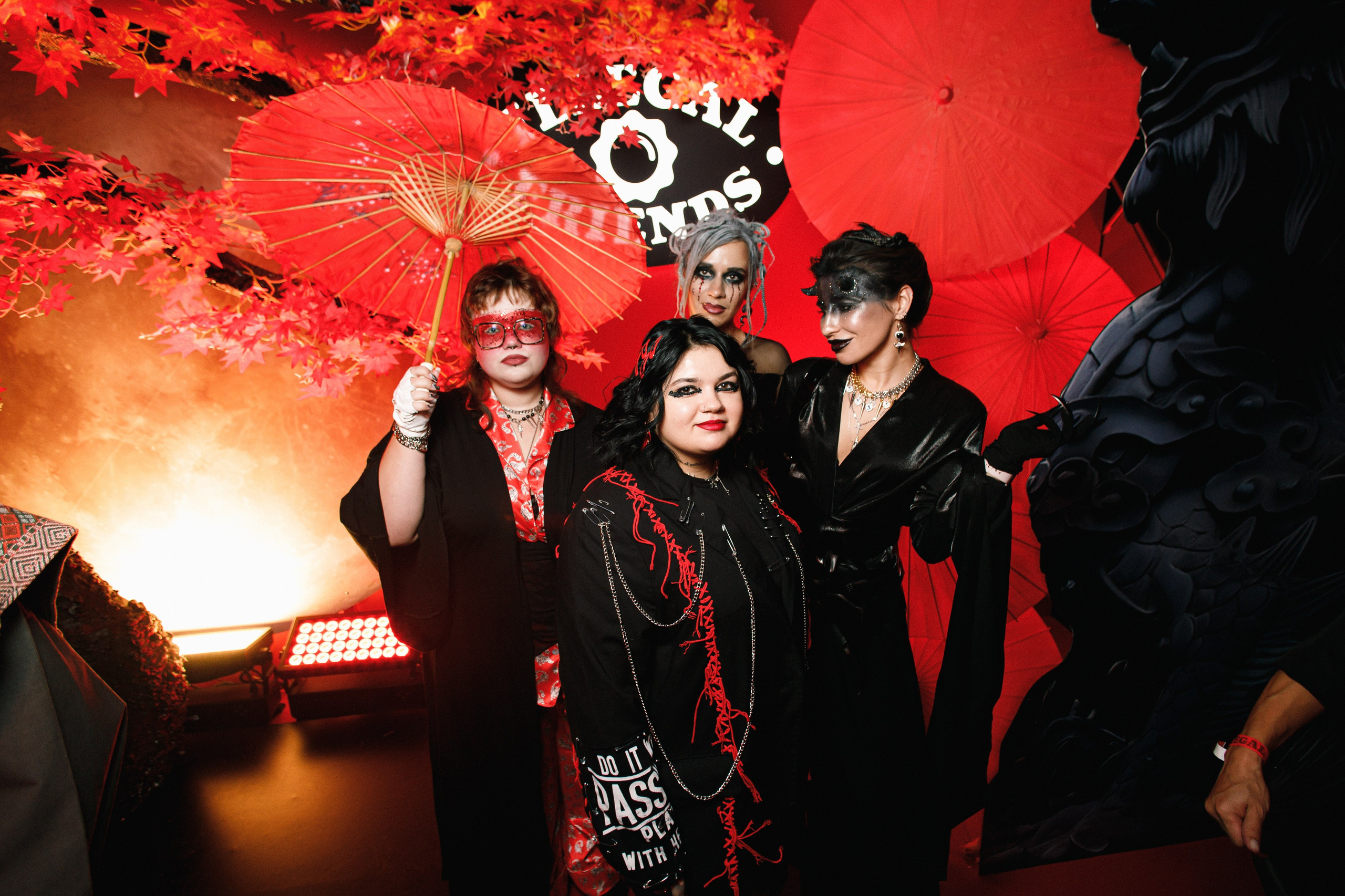 ILLEGAL FRIENDS | ASIA. СВОИ. ФОТООТЧЕТЫ-СОБЫТИЯ-МЕСТА