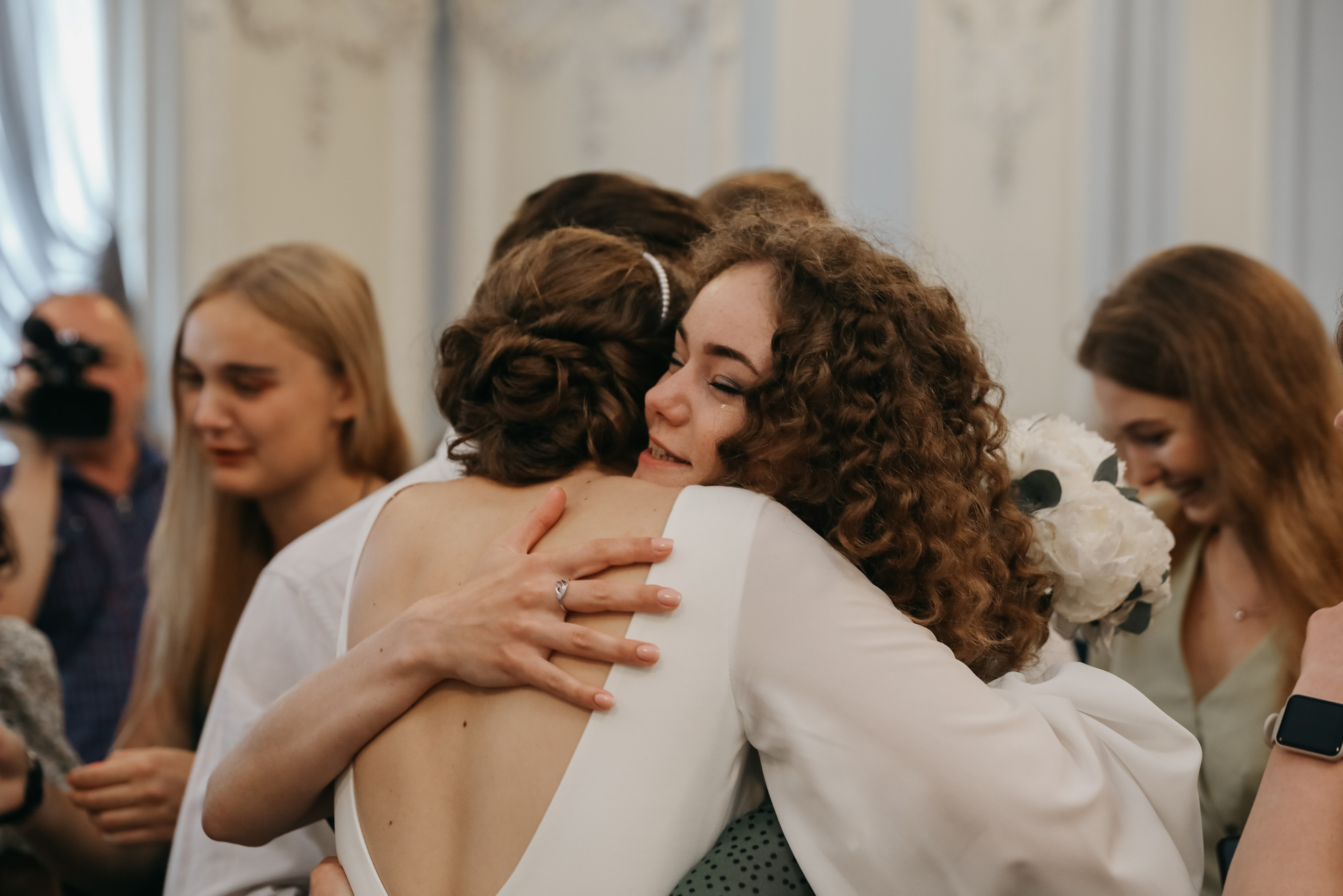 Любовь — противовес этому ужасу, любовь — акт единения и сохранения. Свадебный фотограф в Санкт-Петербурге