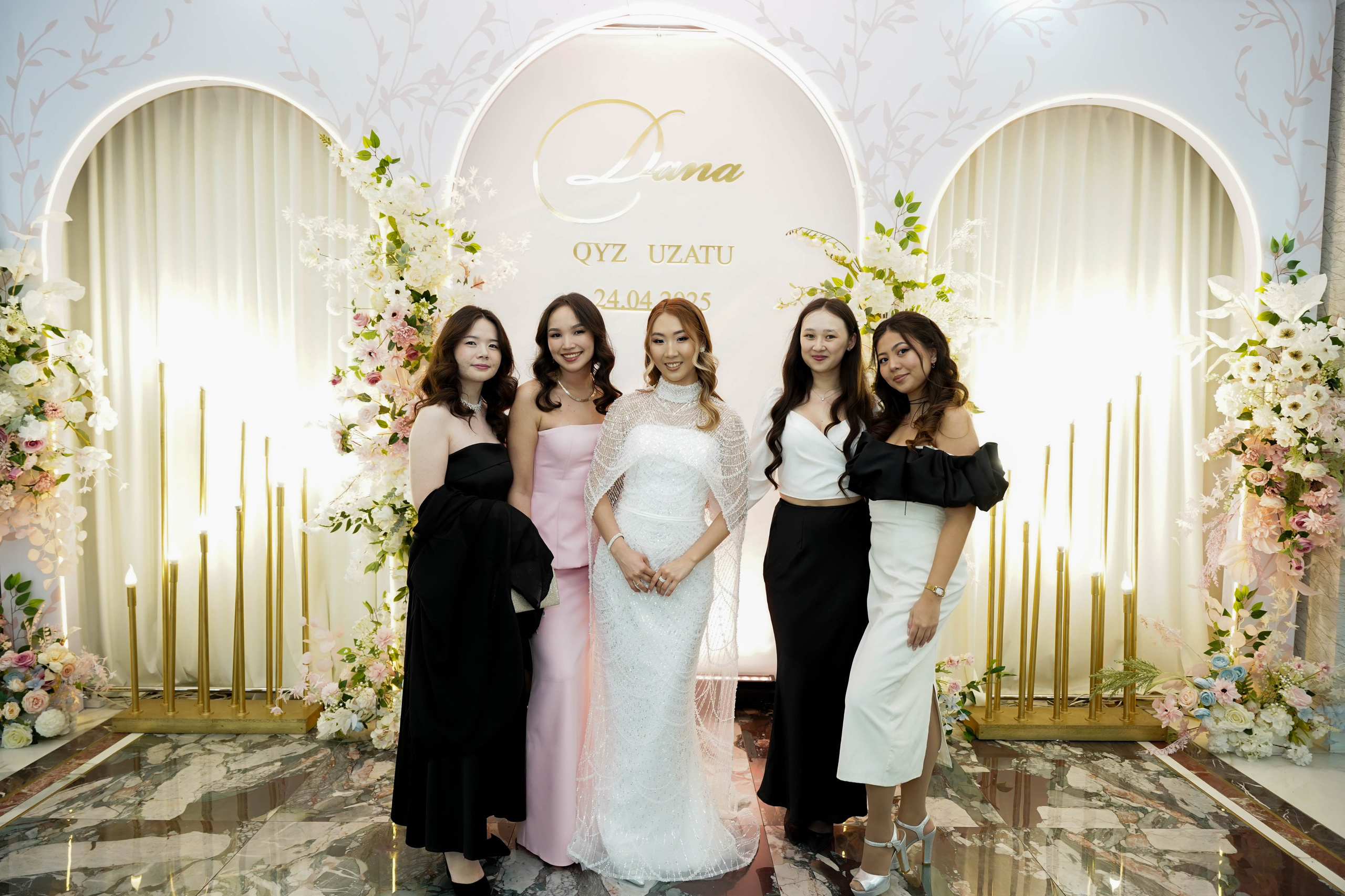 Dana uzatu. Фотограф Ернар Ержанов