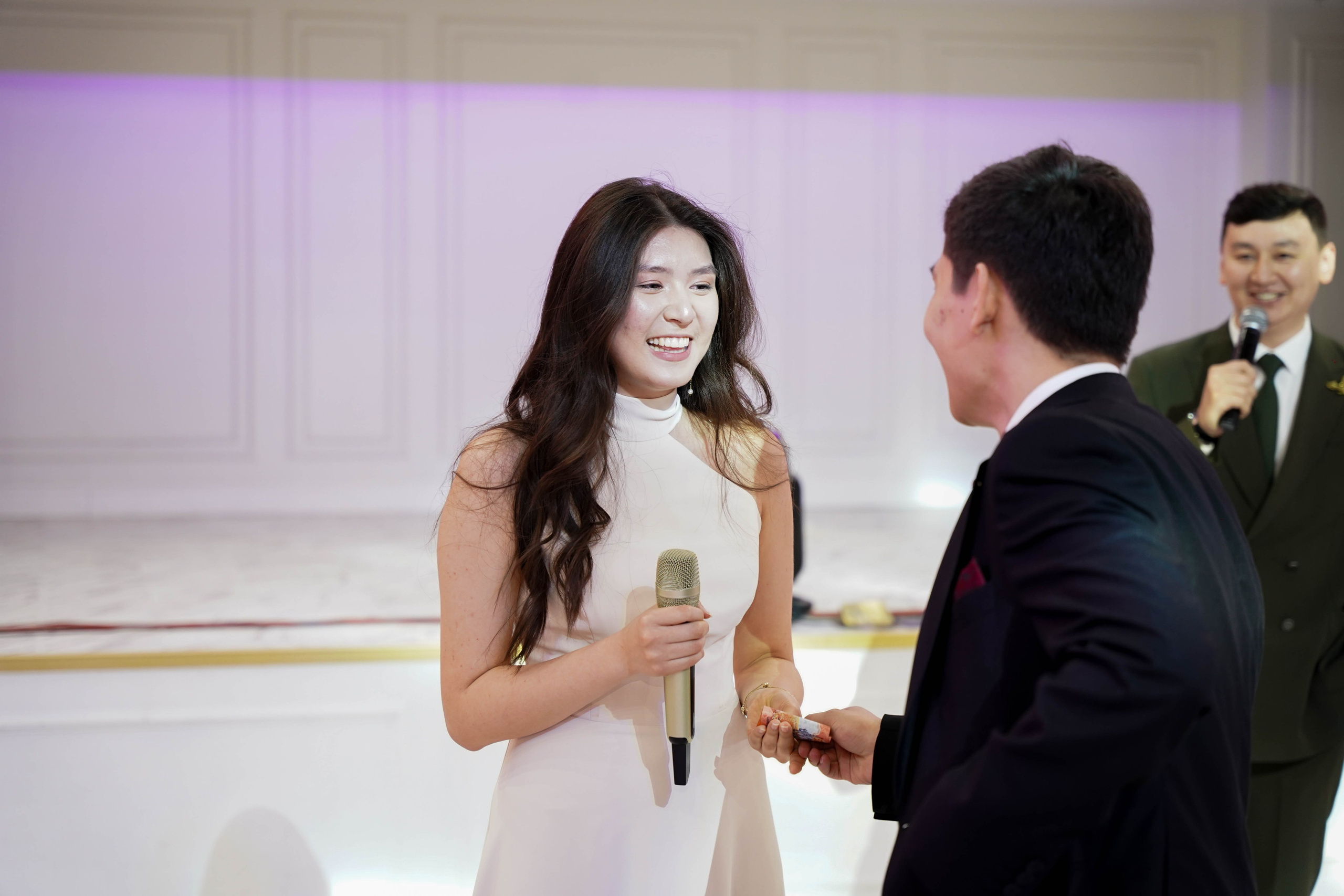 Dana uzatu. Фотограф Ернар Ержанов