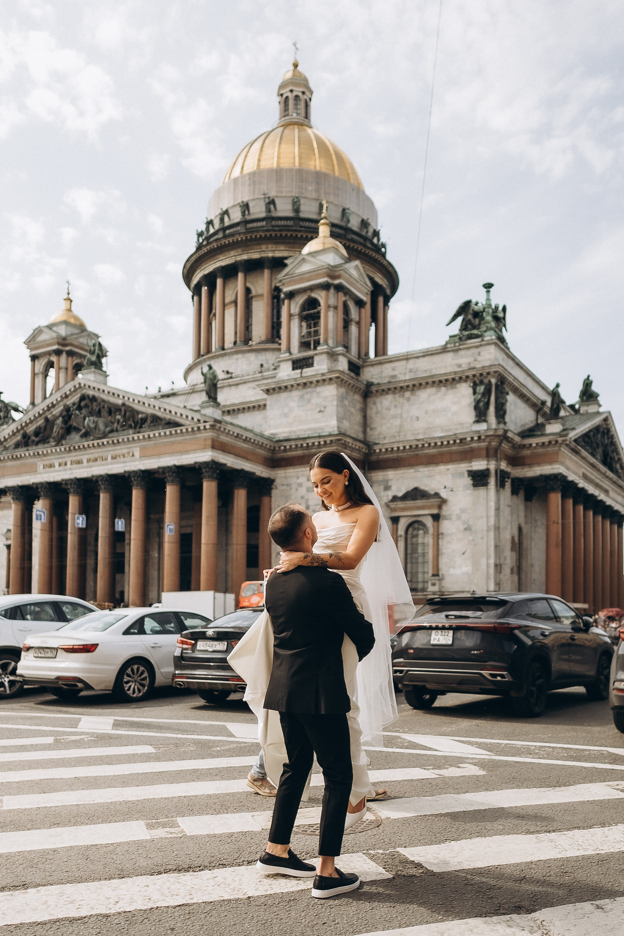Свадебная Фотопрогулка Исаакиевский. Фотограф ПИТЕР СПБ Надежда Баранова