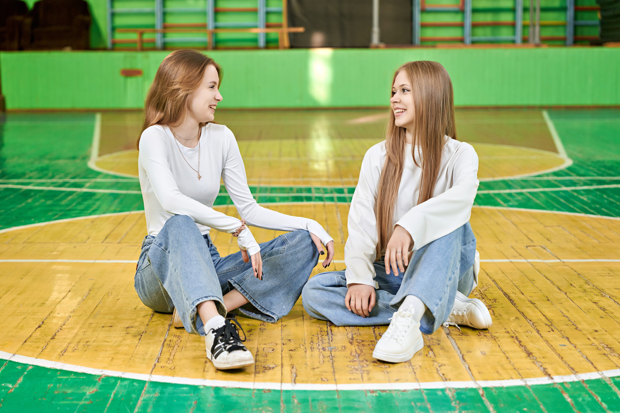 Выпускные альбомы в Калуге. Фотосъёмка в школе. Лицей № 9 имени К. Э. Циолковского. Фотограф Меняйло Евгений. Свадьба. Портрет. Репортаж. Семья. Контент