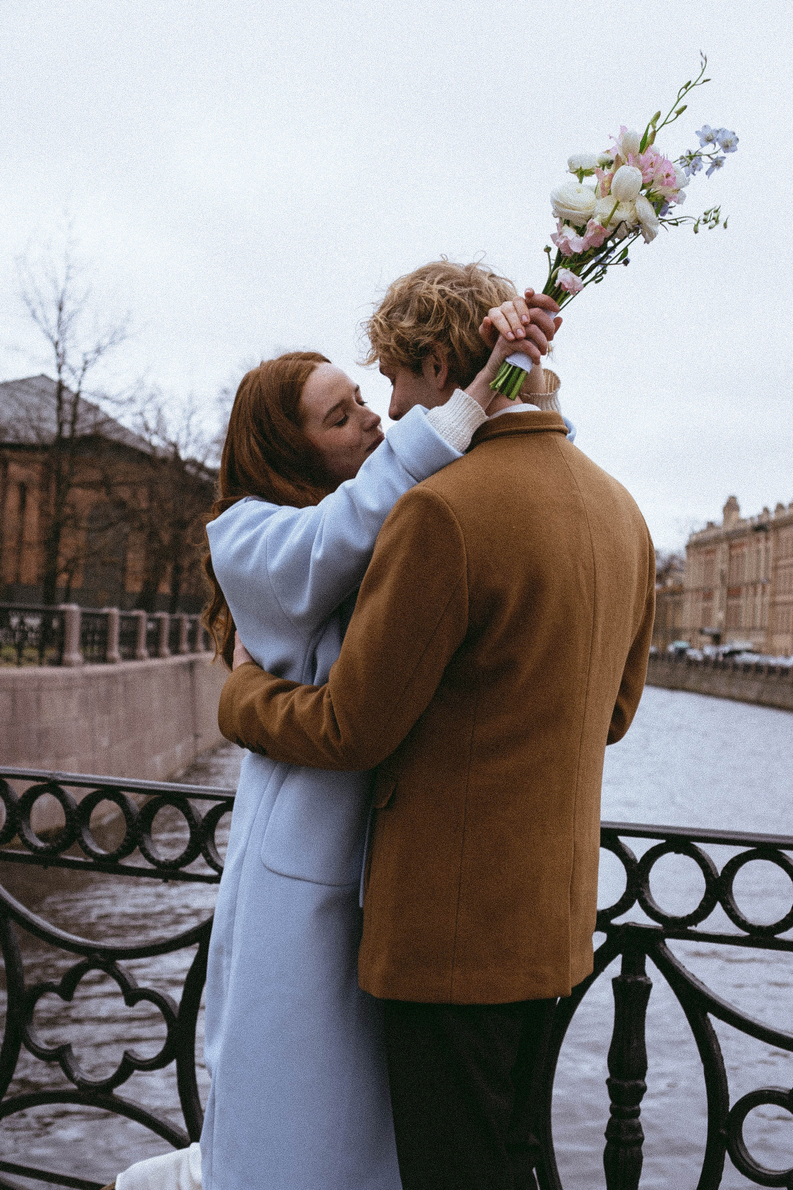 СВАДЕБНАЯ СЬЕМКА В ОТЕЛЕ. СБОРЫ ЖЕНИХА И НЕВЕСТЫ И ТАКЖЕ ТОР И ПОДГОТОВКА К ПРОГУЛКЕ И ПРОГУЛКА ПО ПЕТРОГРАДКЕ. Профессиональный фотограф, Санкт-Петербург — Виктория Богомолова