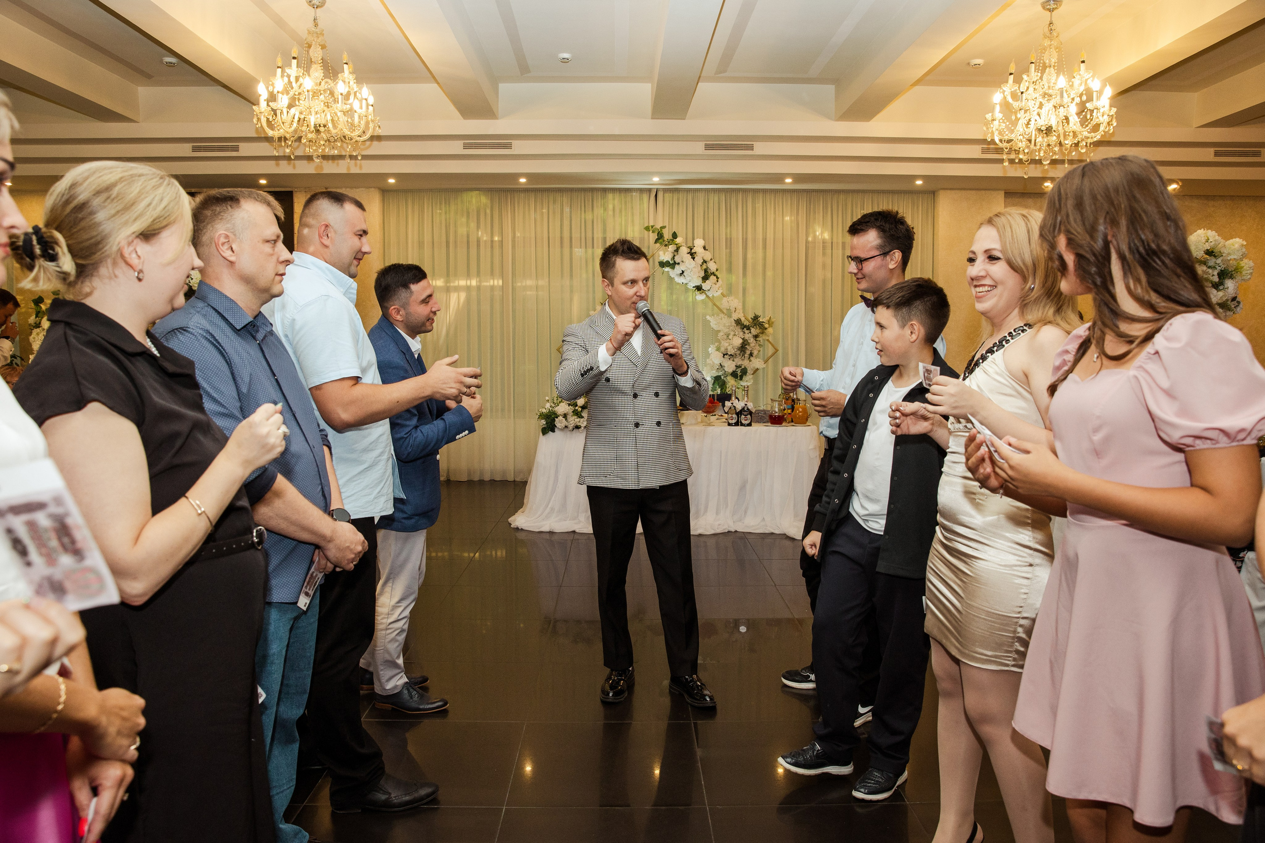 Ира и Максим. Ведущий на свадьбу в Москве Зубков Алексей