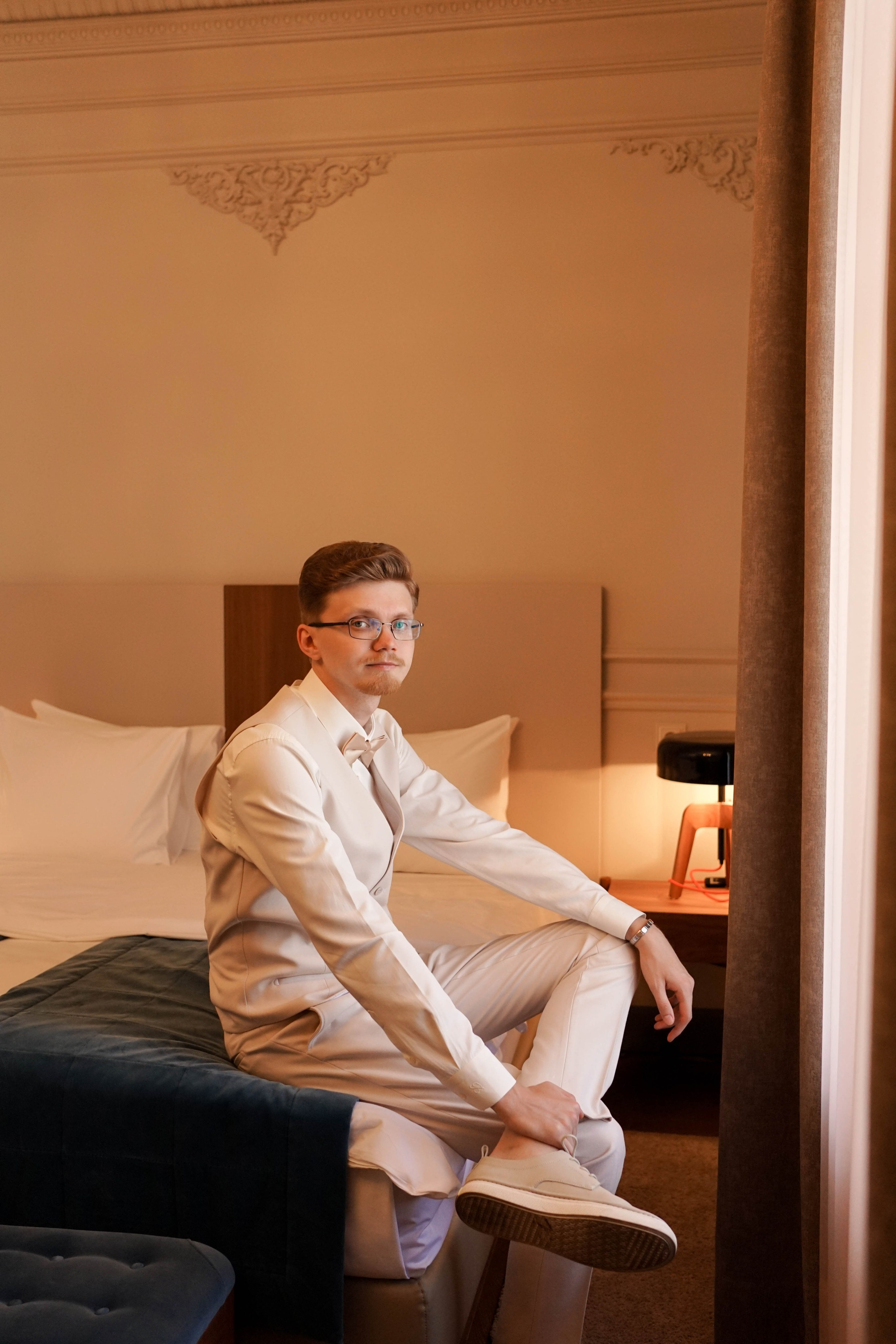 Яна и Никита: сборы в отеле, регистрация и банкет. Фотограф в Иркутске