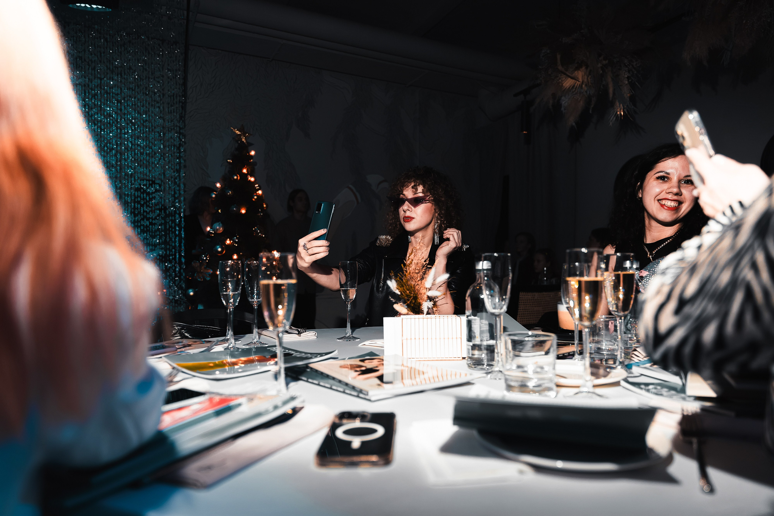 Фотосъемка презентаций модных журналов в Санкт-Петербурге | Рекламные кадры для медиа