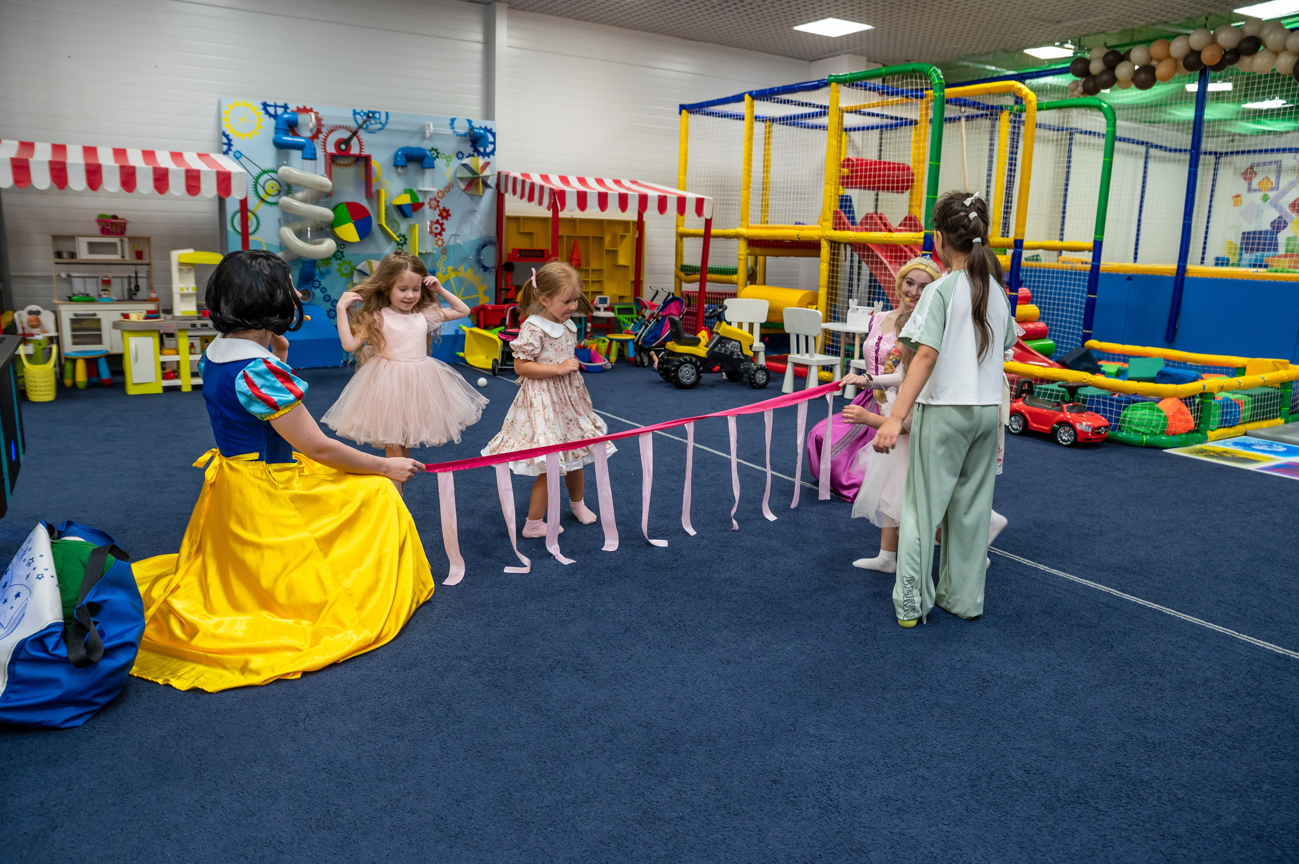 Игротека Ниндзя Кидс. Я Ольга Казанцева, фотографирую снимаю ваши киноистории и печатаю фото и цифровые портреты на холсте