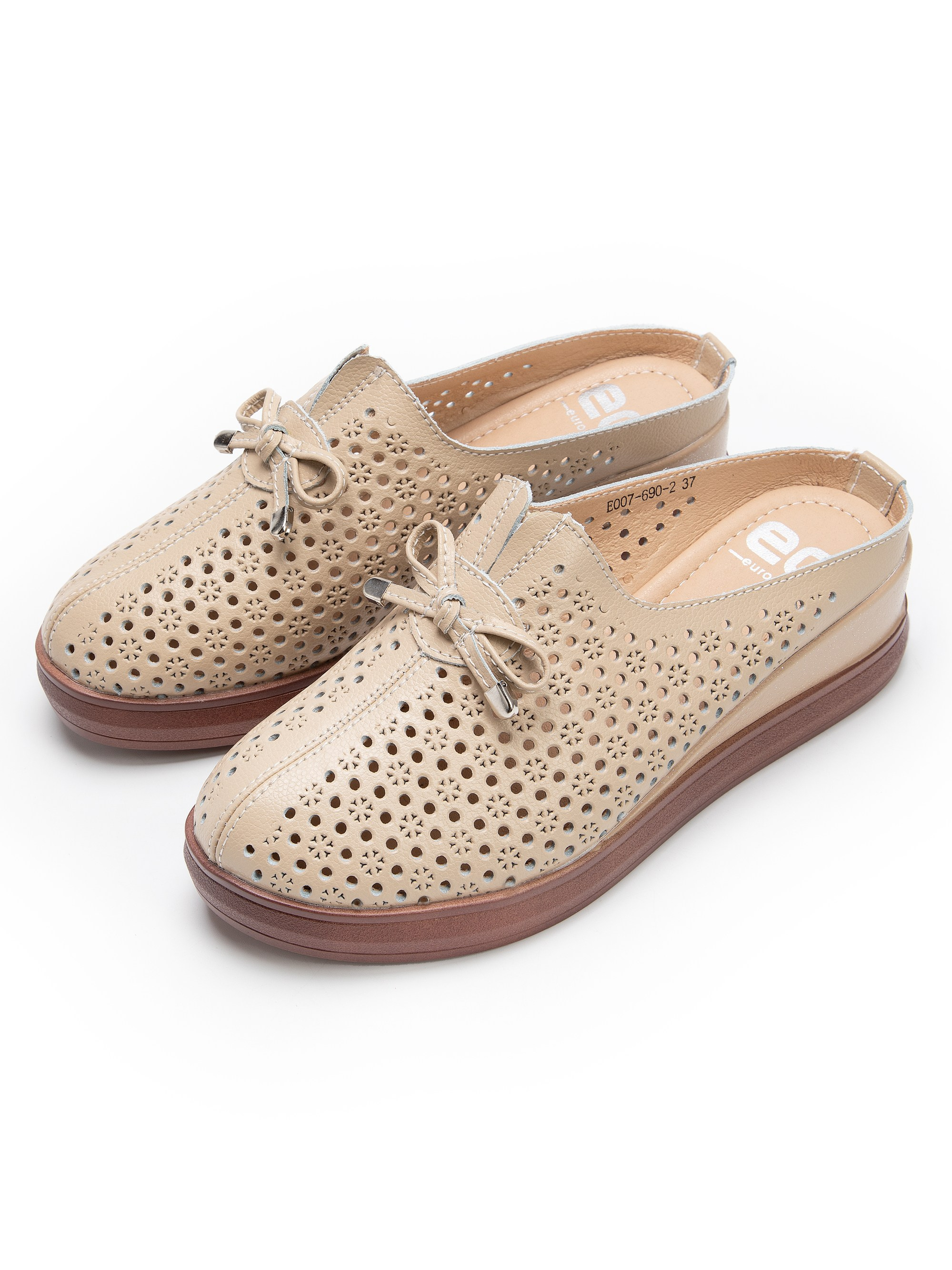 Каталожная фотография обуви. Фотограф в Москве Егор Гончаров