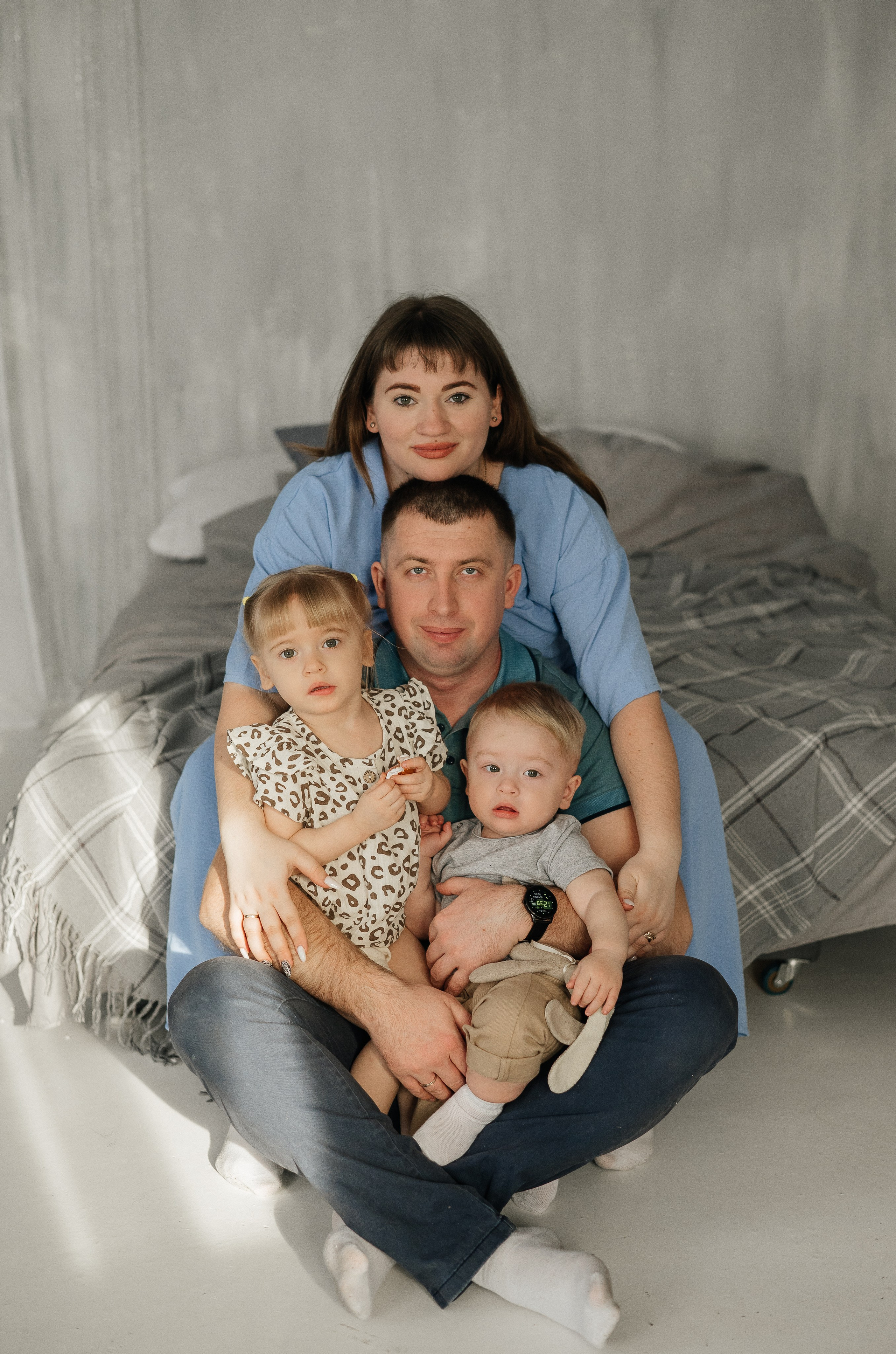 Интерьерная в студии. Свадебный, семейный и школьный фотограф в Бийске Ксения Мамаева