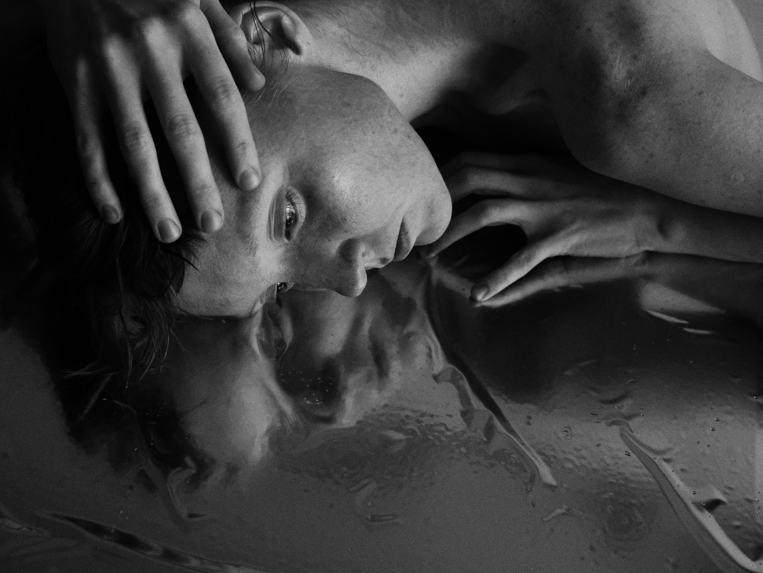 Черно-белые портретные снимки. Проектный фотограф Шабело Елена