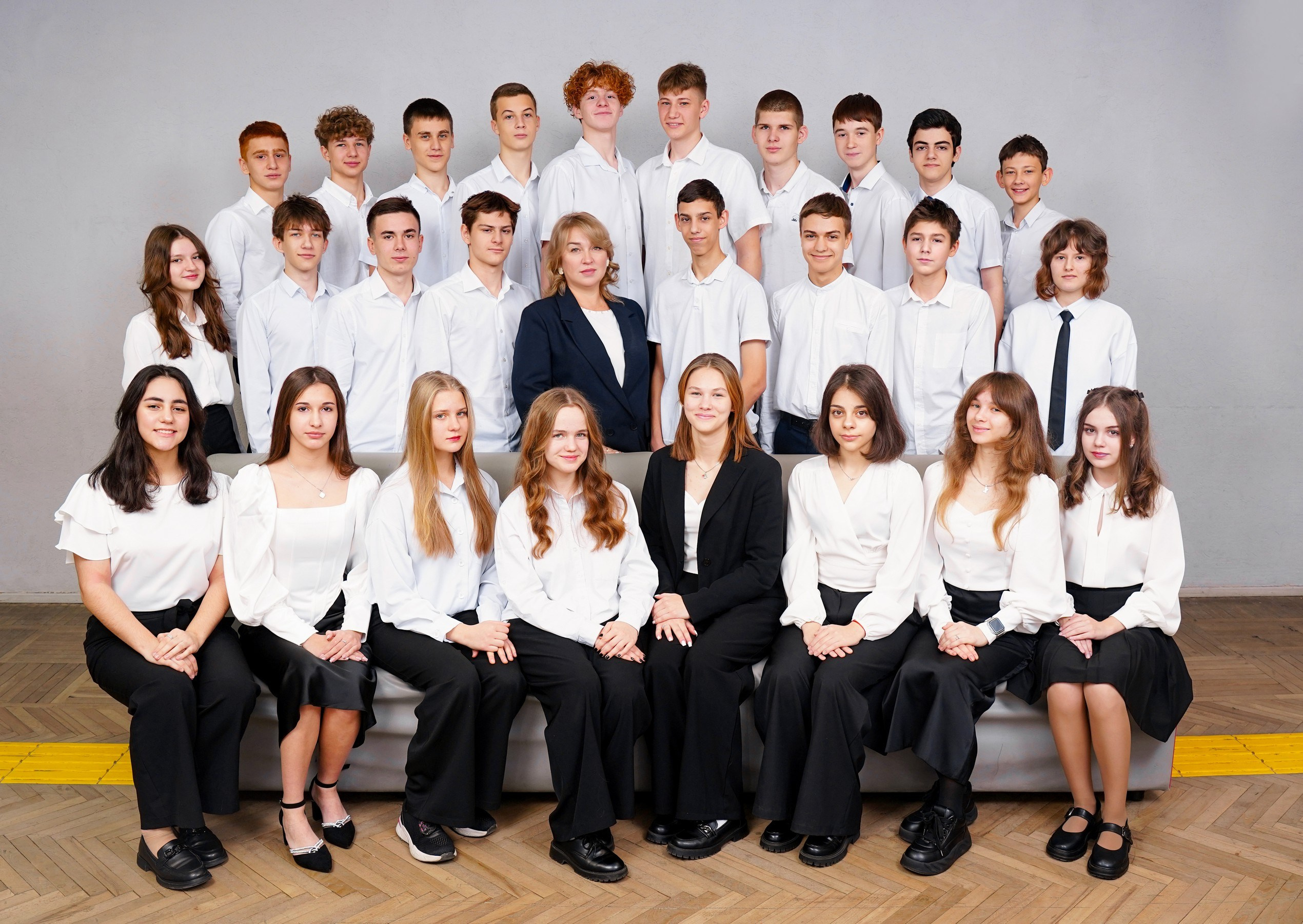 02.2.1. Популярный. MEMENTO.Выпускные альбомы, школьные, юбилейные и другие книги. Ростов-на-Дону