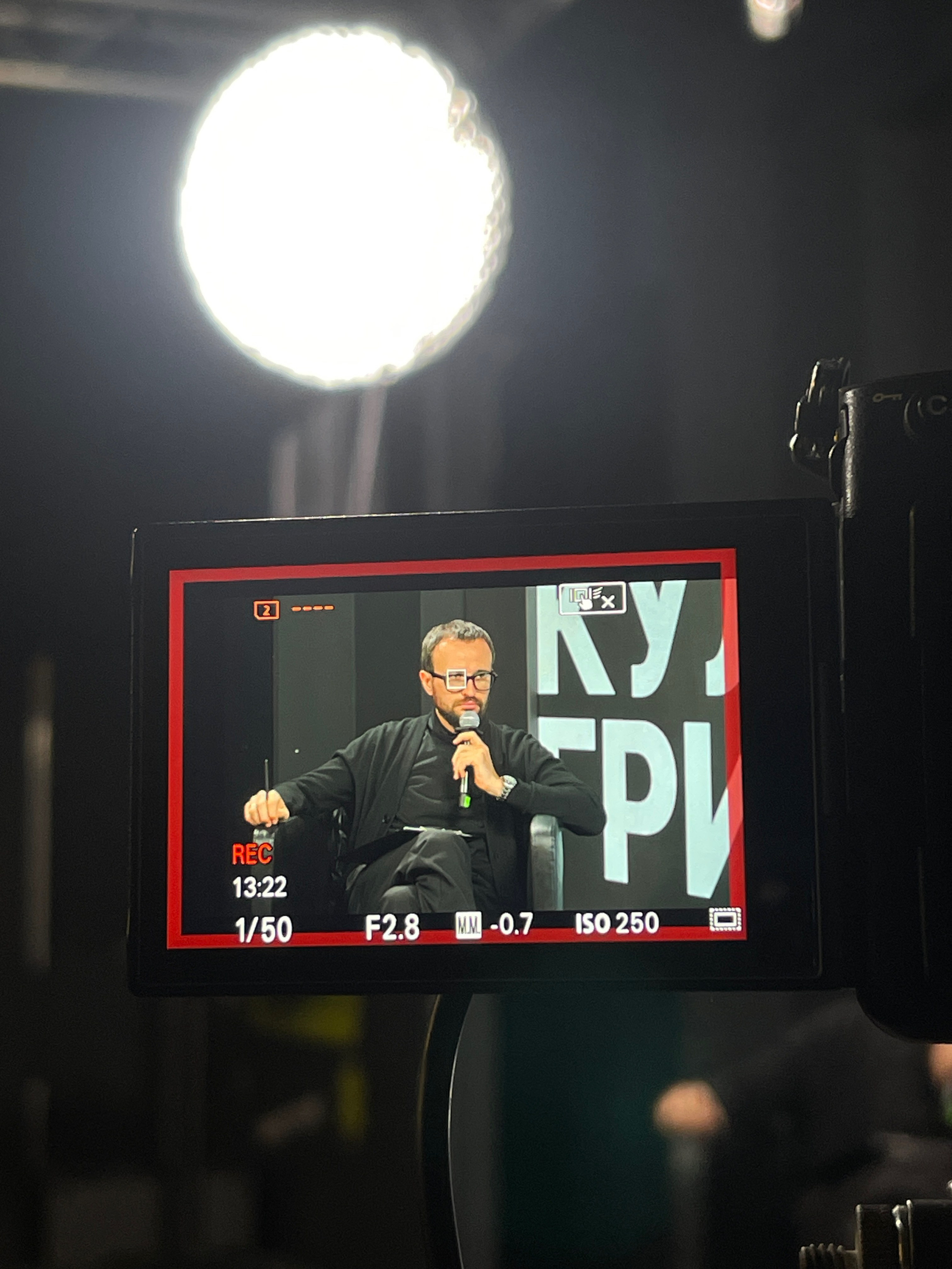 Интервью и подкасты. Продакшн-студия Videograf Guru