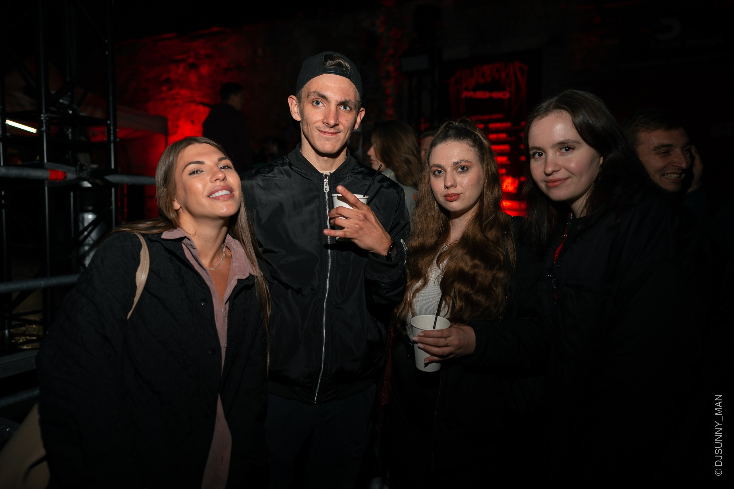 Metro Gorkovskaya. Sunnyman