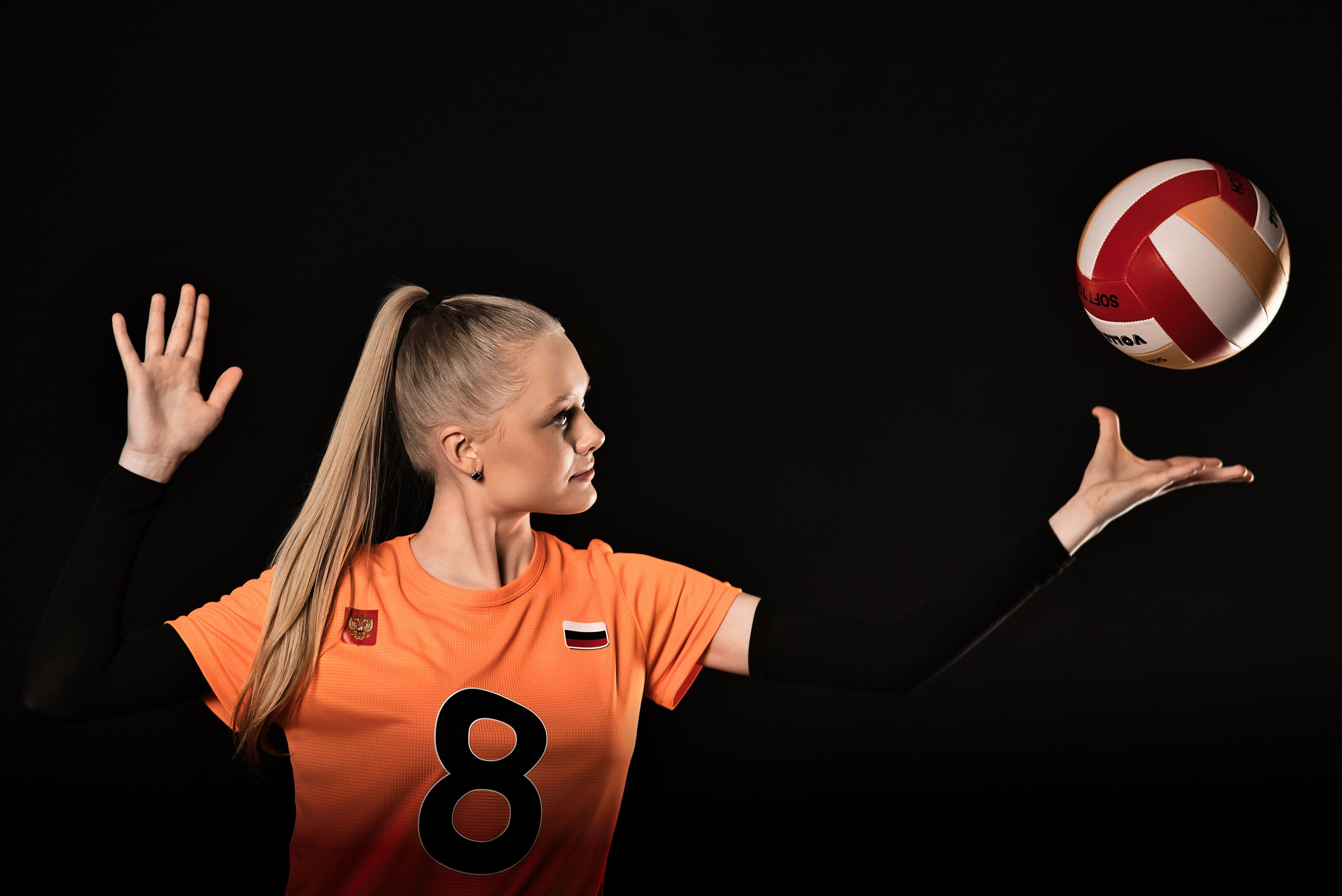 В волейбол играют настоящие красотки!. Фотограф Денис Кривопусков