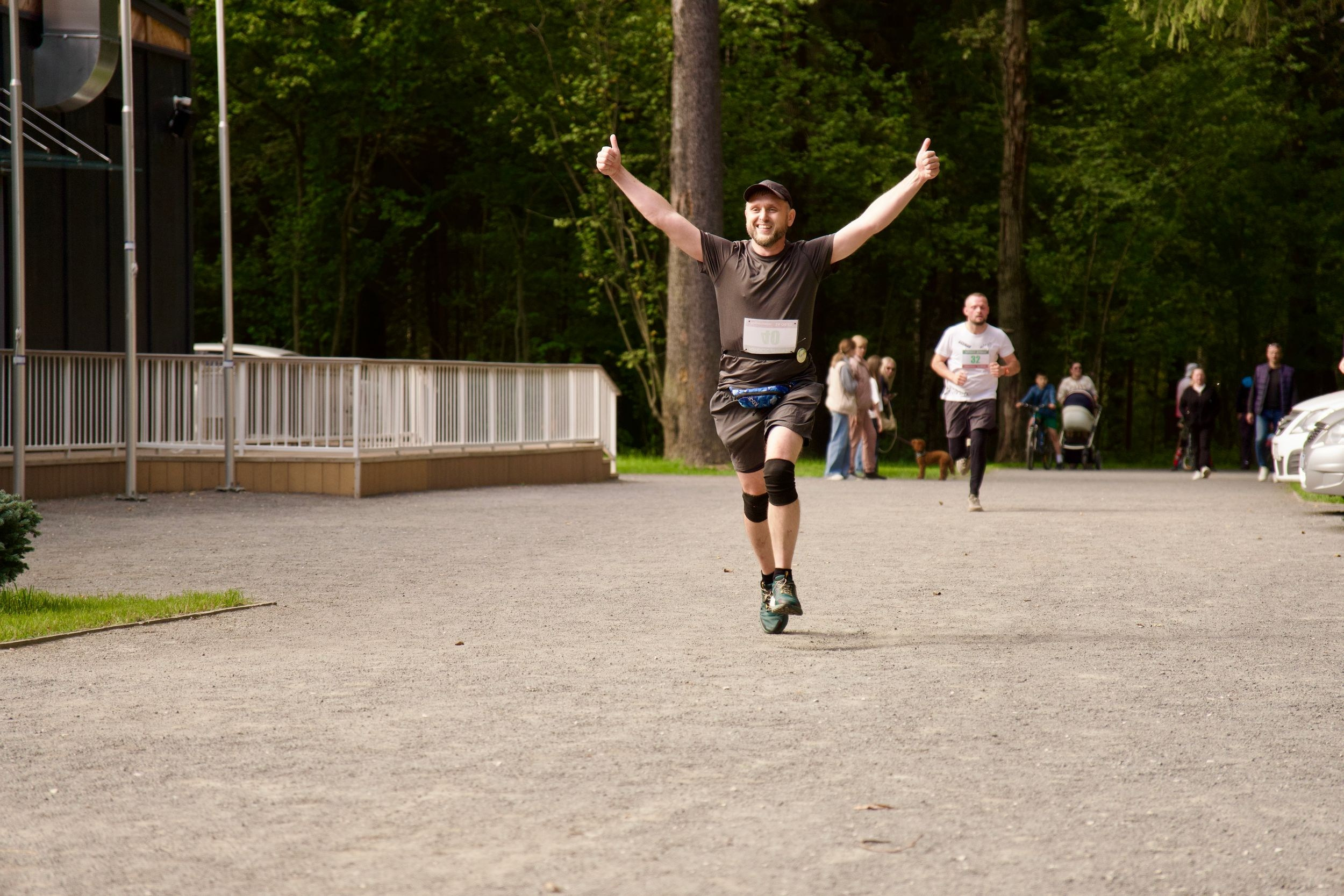 Забег в парке «Дубки». Кафе «БЕЛКА НАШЕПТАЛА». Ну оооочень концептуальное кафе