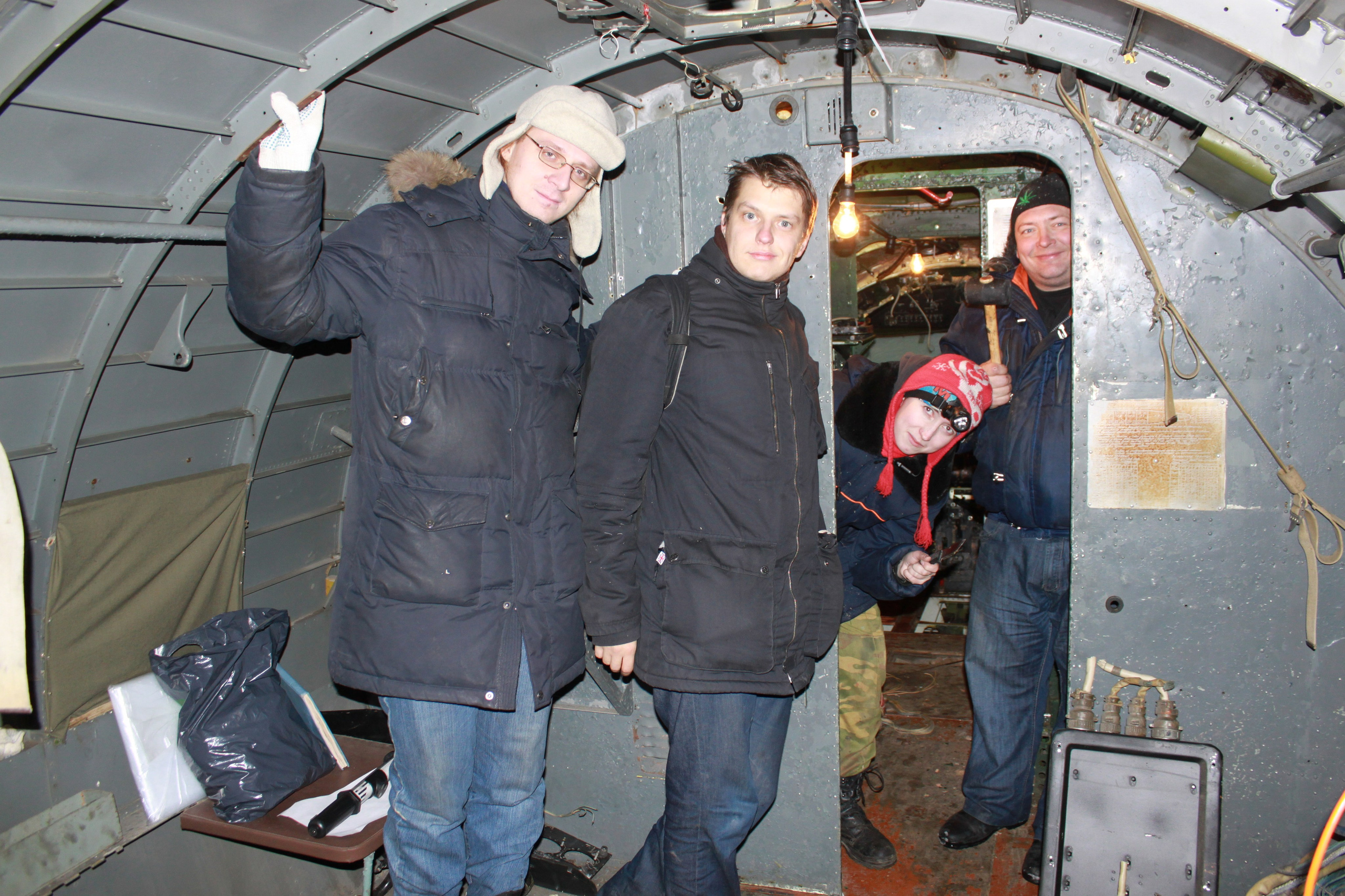 Ил-14Т «Голубая Мечта» работы в Тушино (2011 г.). Фотоальбом показывающий увлекательный мир авиации и мир медведей Андрея Иванова