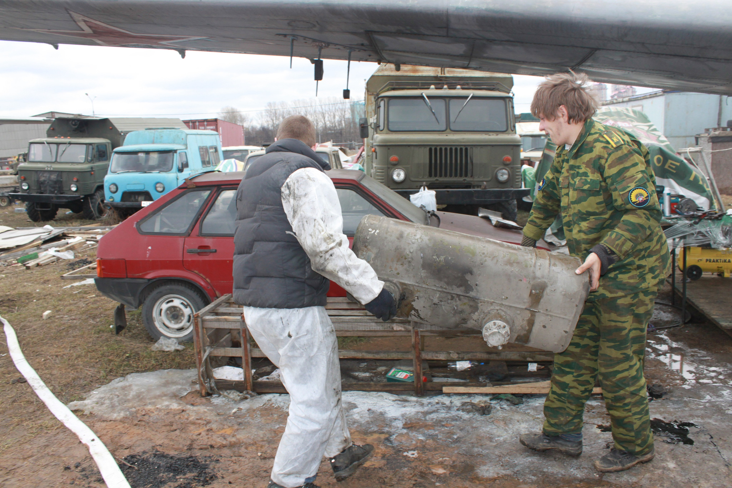 Ил-14Т «Голубая Мечта» работы в Тушино (2011 г.). Фотоальбом показывающий увлекательный мир авиации и мир медведей Андрея Иванова