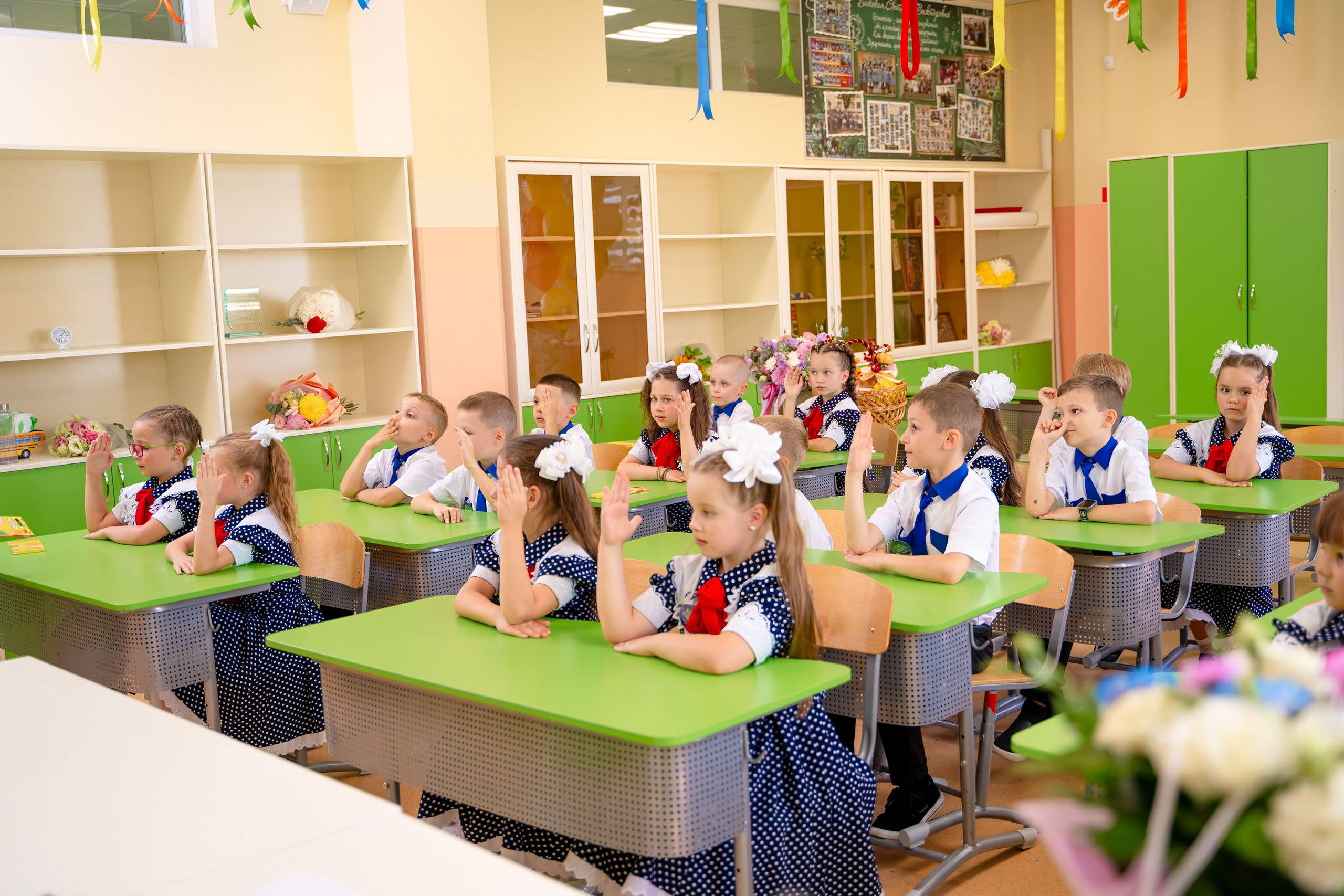 1Сентября_ ЮВЕНТА 1кл_Гимназия 92. Фотографы из солнечного Краснодара Вадим и Надежда Митус