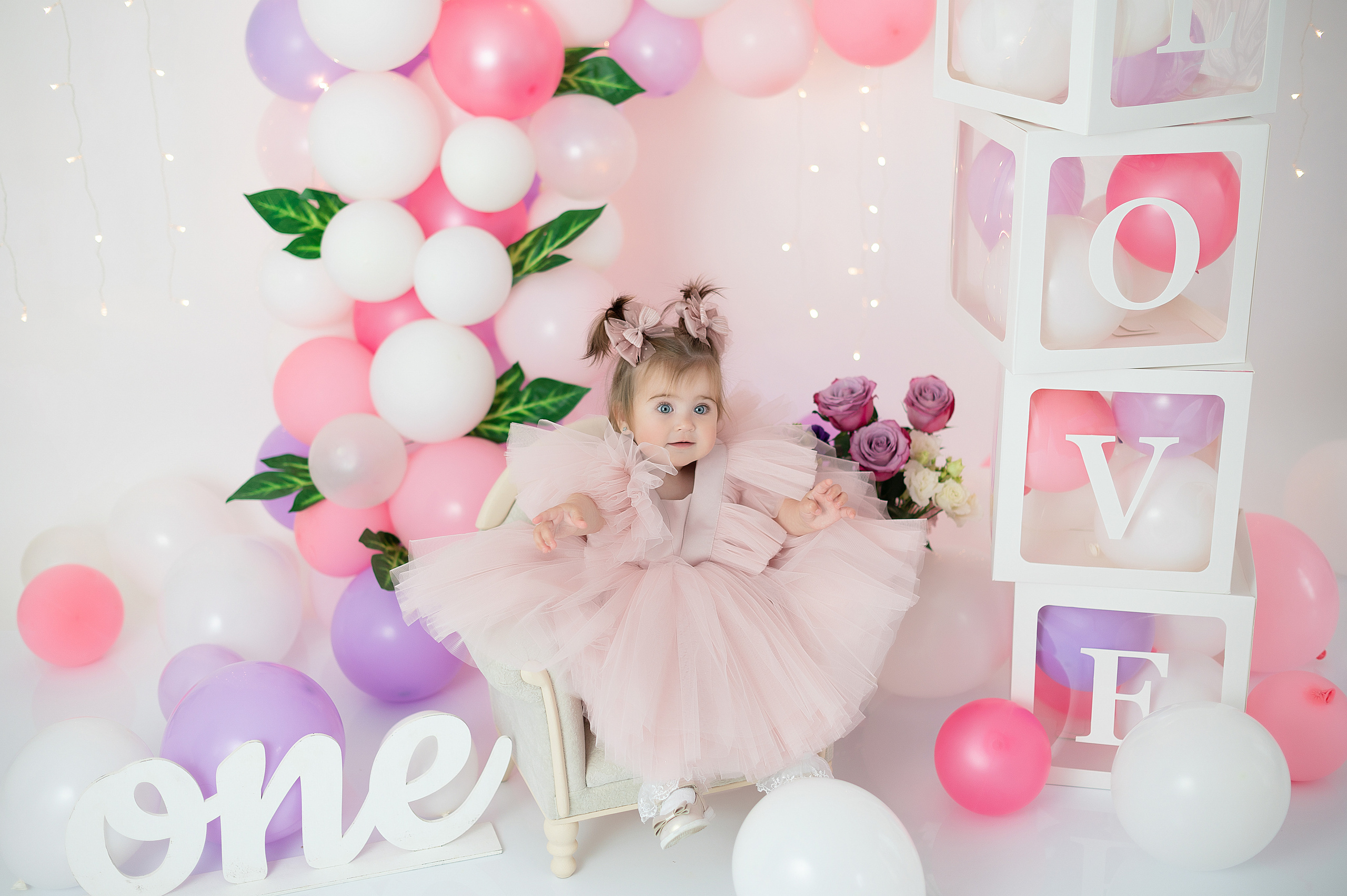 Первый годик Эвелине. Детский и семейный фотограф в Красноярске. Фотосессии новорожденных малышей до 1 месяца