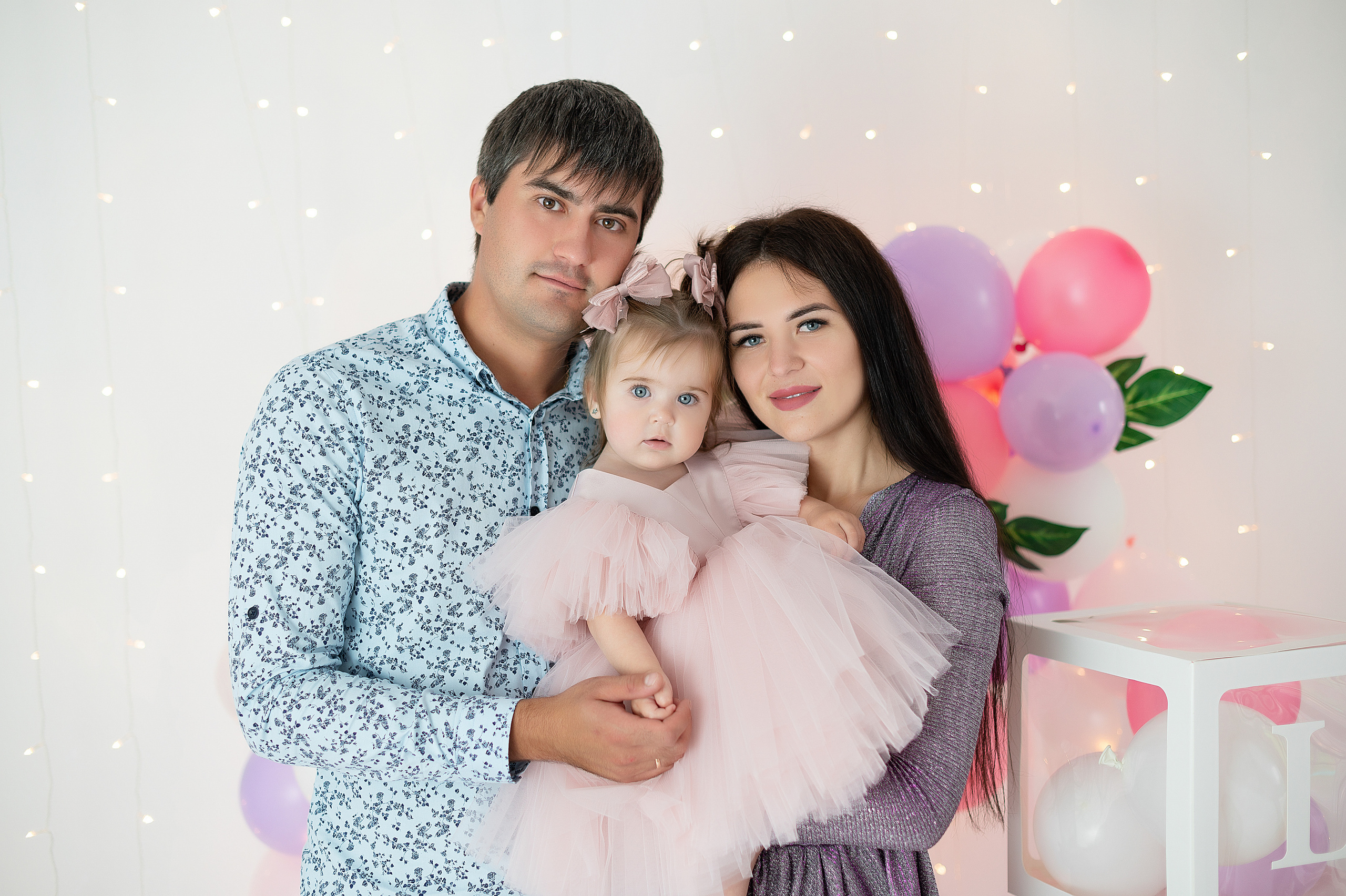 Первый годик Эвелине. Детский и семейный фотограф в Красноярске. Фотосессии новорожденных малышей до 1 месяца