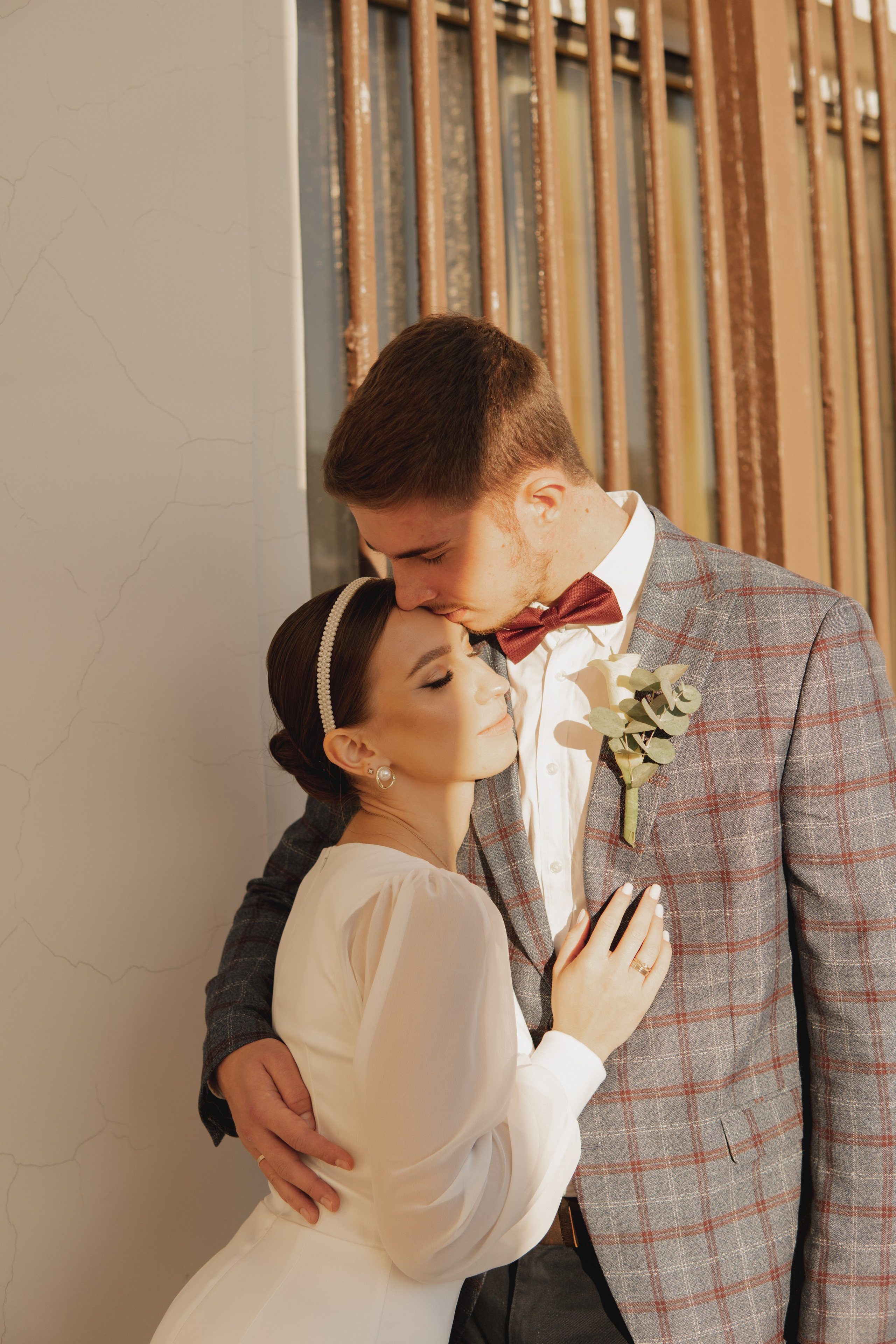 Свадебная прогулка. Мы тонем в лучах нежных объятий. Свадебный и портретный фотограф в Москве, Светлана Янковая