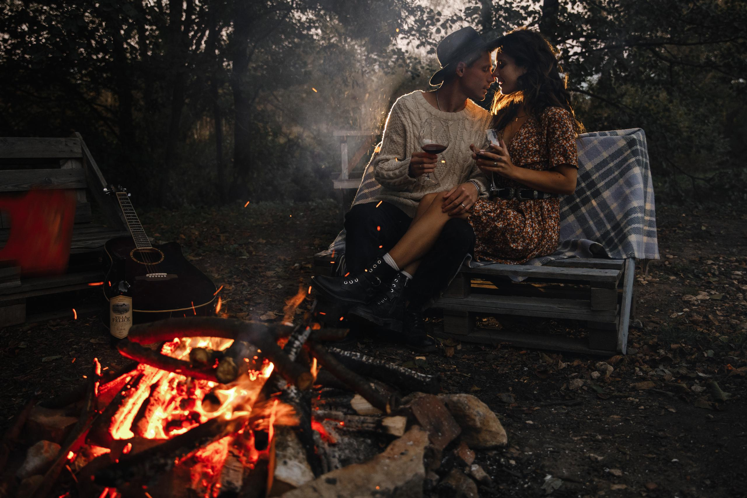 У домика. Свадебный фотограф москва