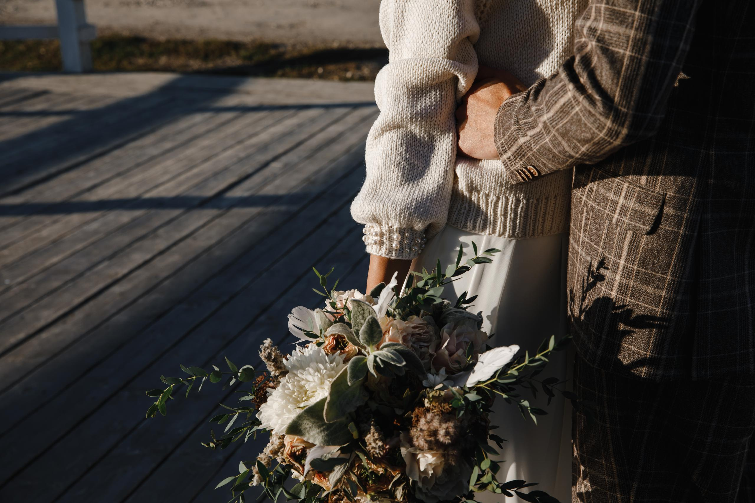 У домика. Свадебный фотограф москва