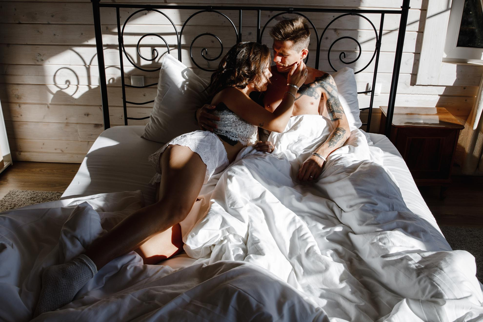 У домика. Свадебный фотограф москва