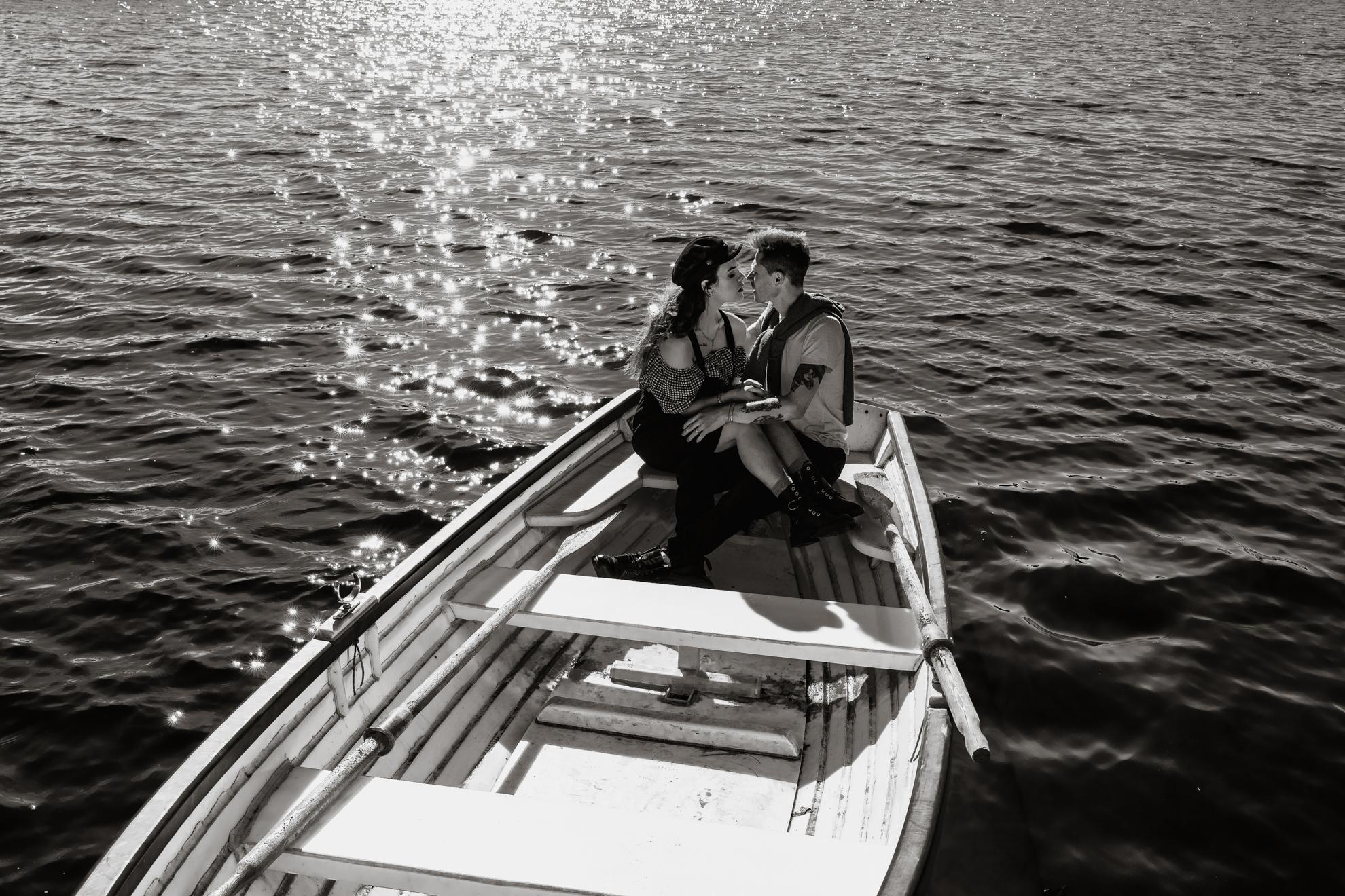 У домика. Свадебный фотограф москва