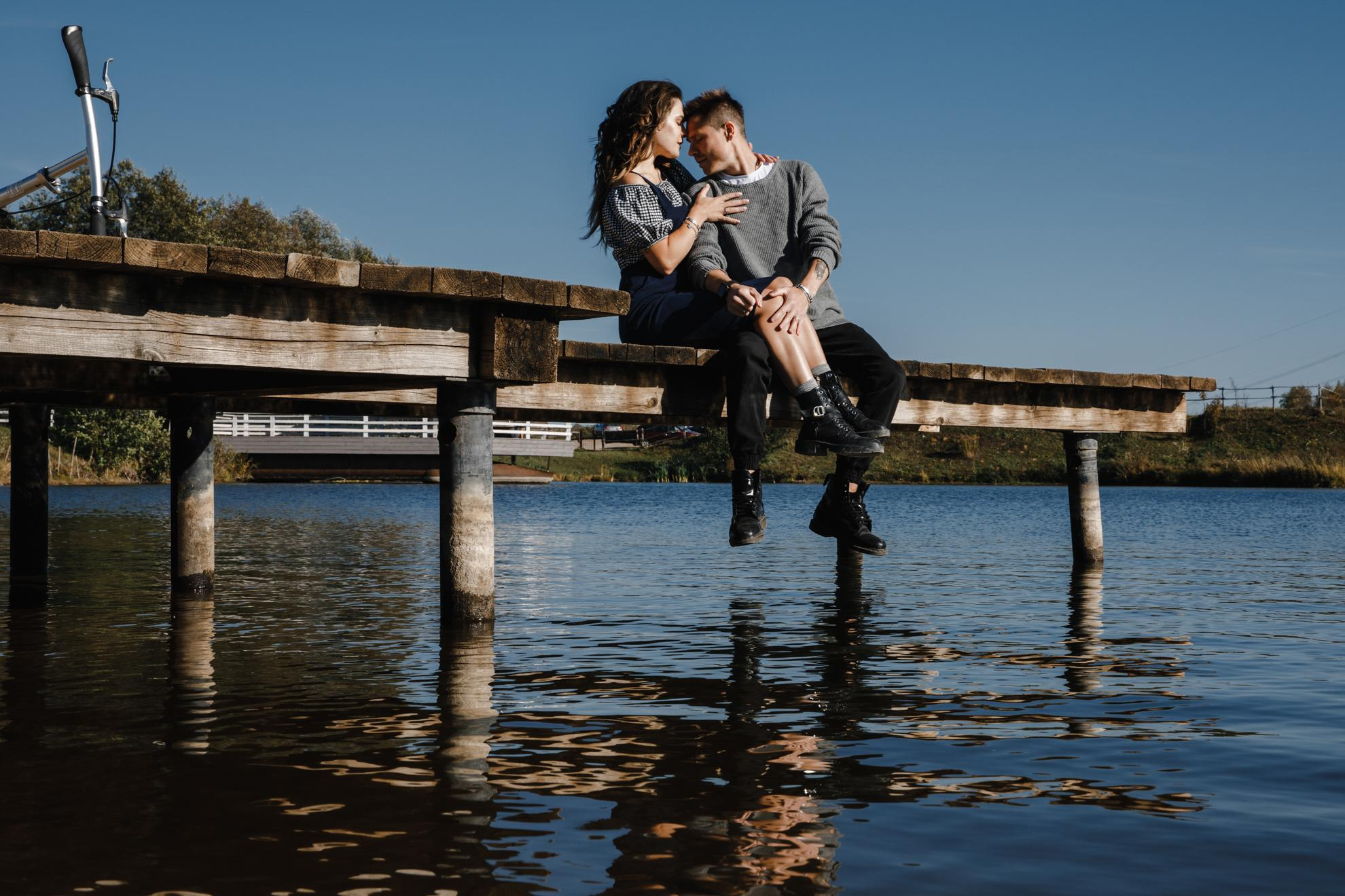 У домика. Свадебный фотограф москва