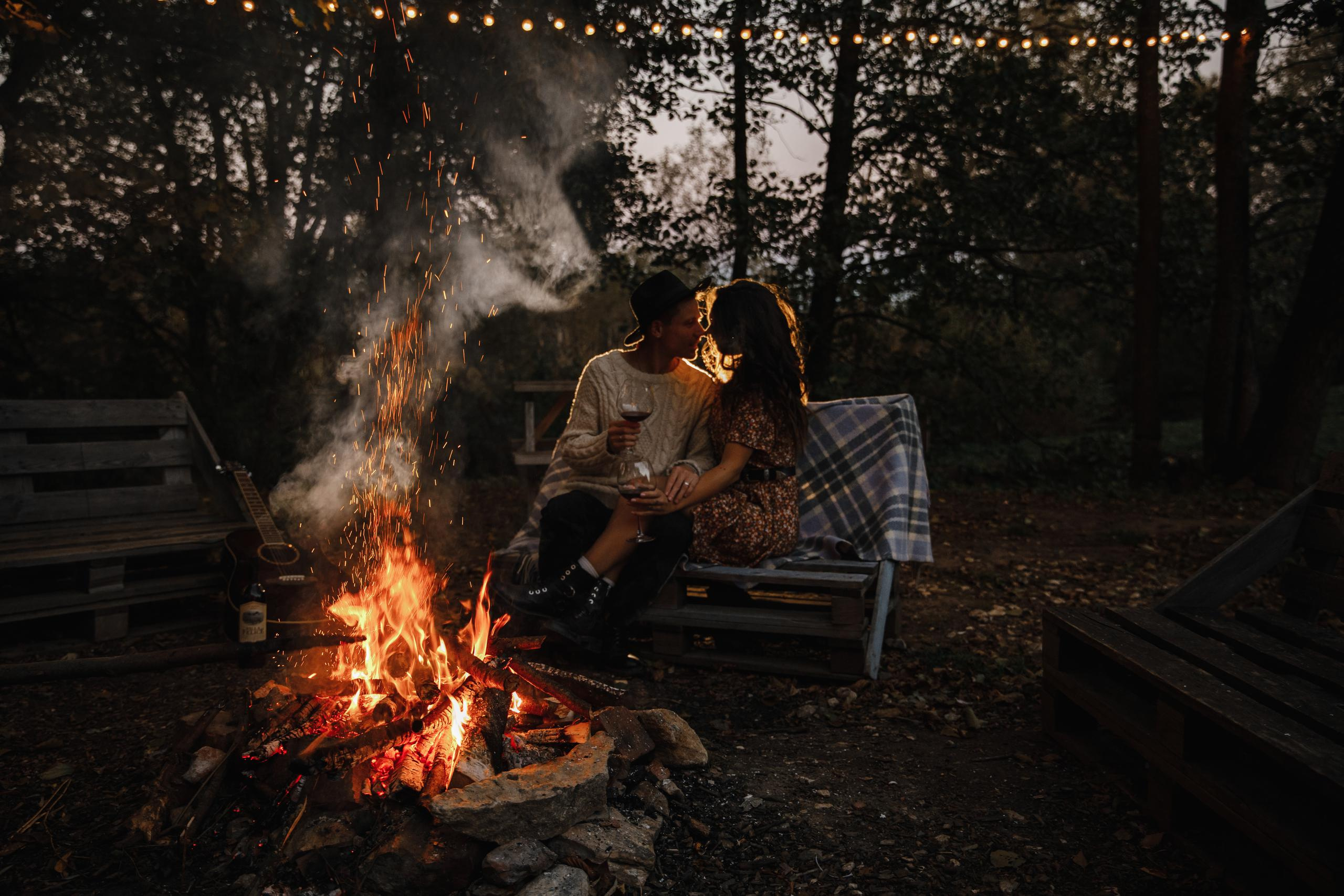 У домика. Свадебный фотограф москва