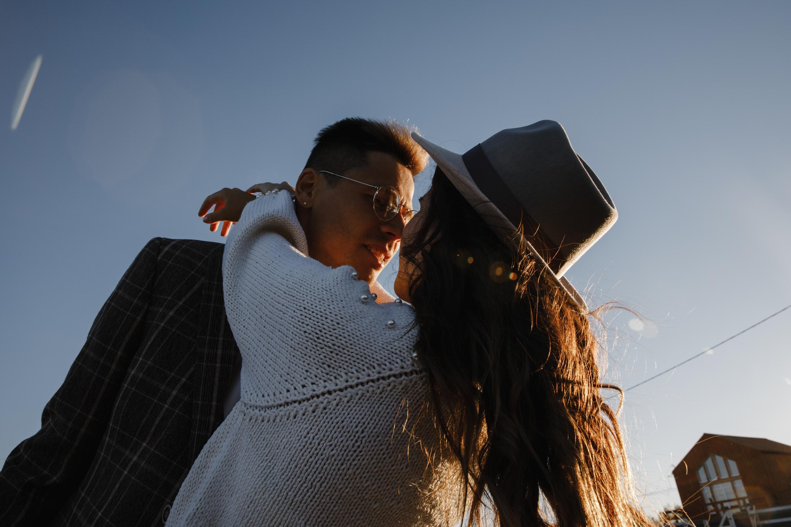 У домика. Свадебный фотограф москва